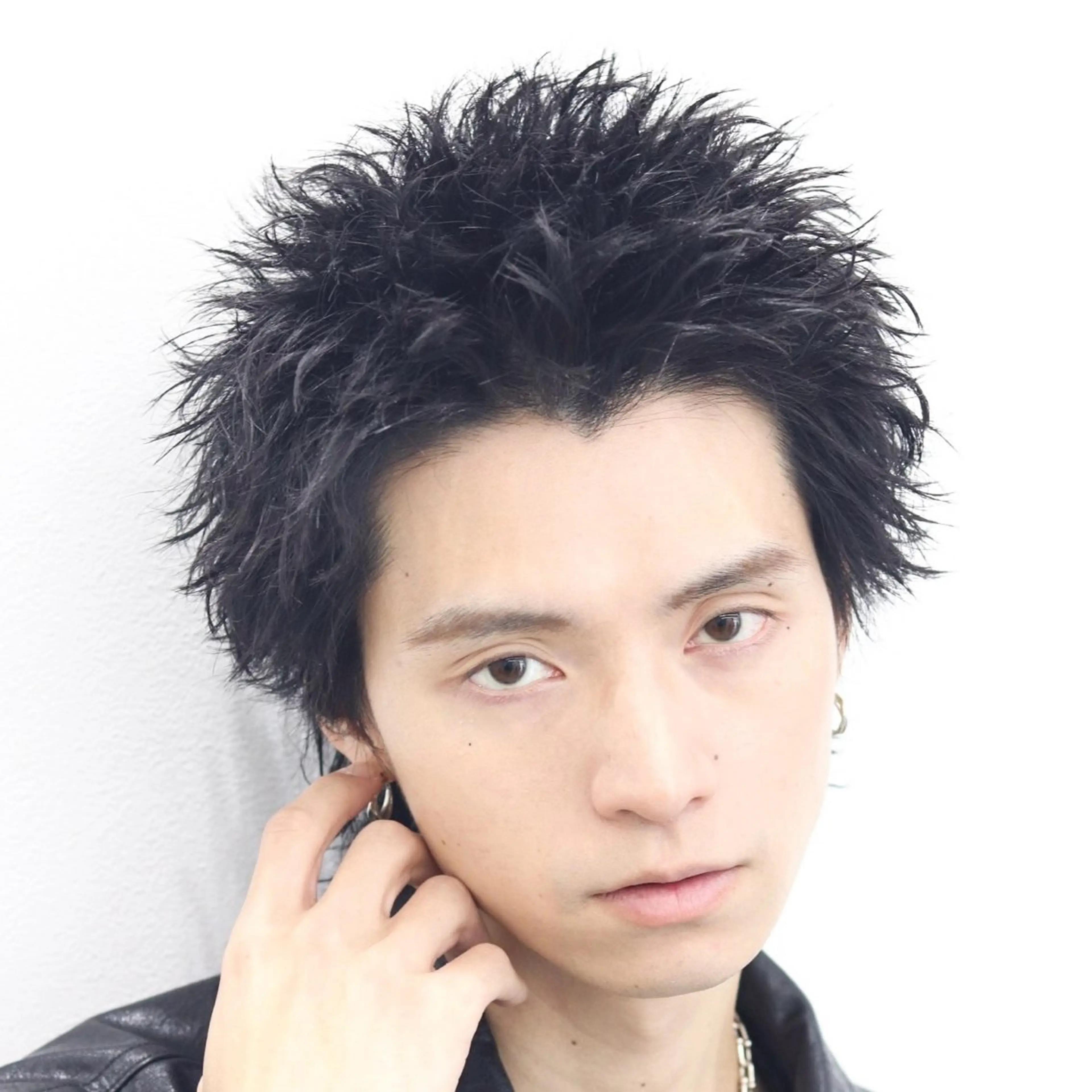 ショート カラー パーマ メンズ 黒髪 🔥メンズ🔥かっこ いいが正義！代表柿崎のヘアスタイル