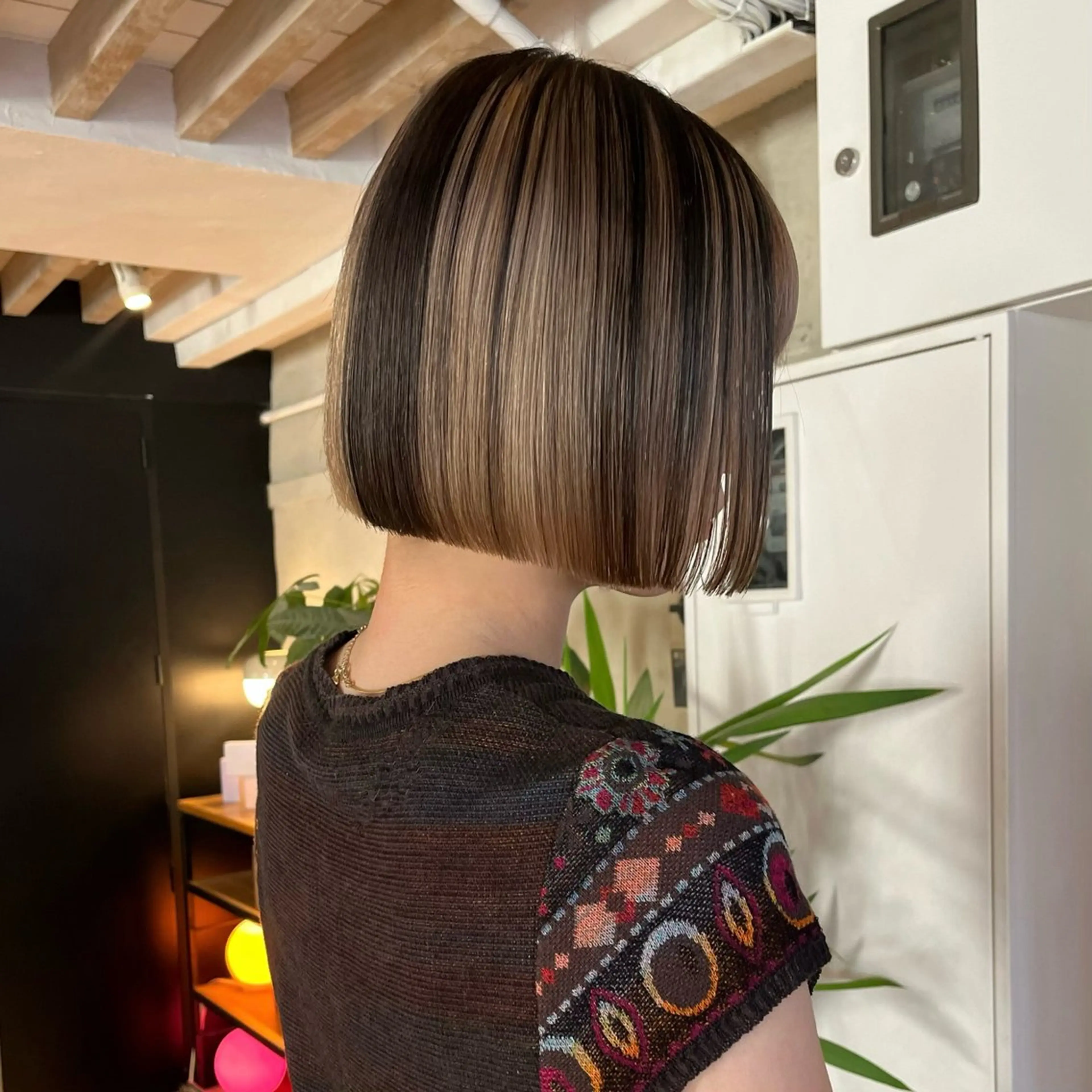 ショート カラー ヘアアレンジ ヘアカラー トリートメント ボブハイトーン🦖 デザインMAMIのヘアスタイル