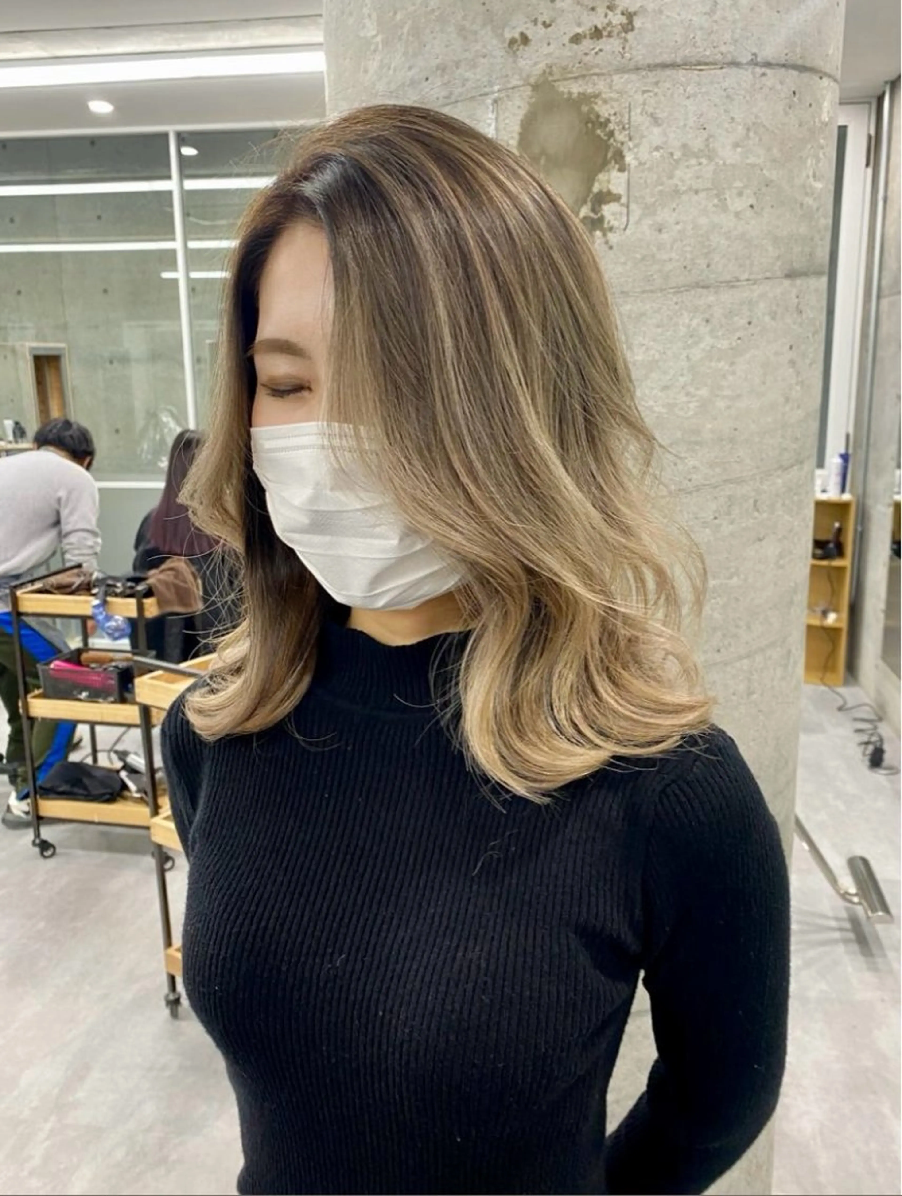 ミディアム カラー ブリーチ ケアブリーチ ダブルカラー ハイトーンカラー Kotoko🖤/海 外/バレイヤージュのヘアスタイル