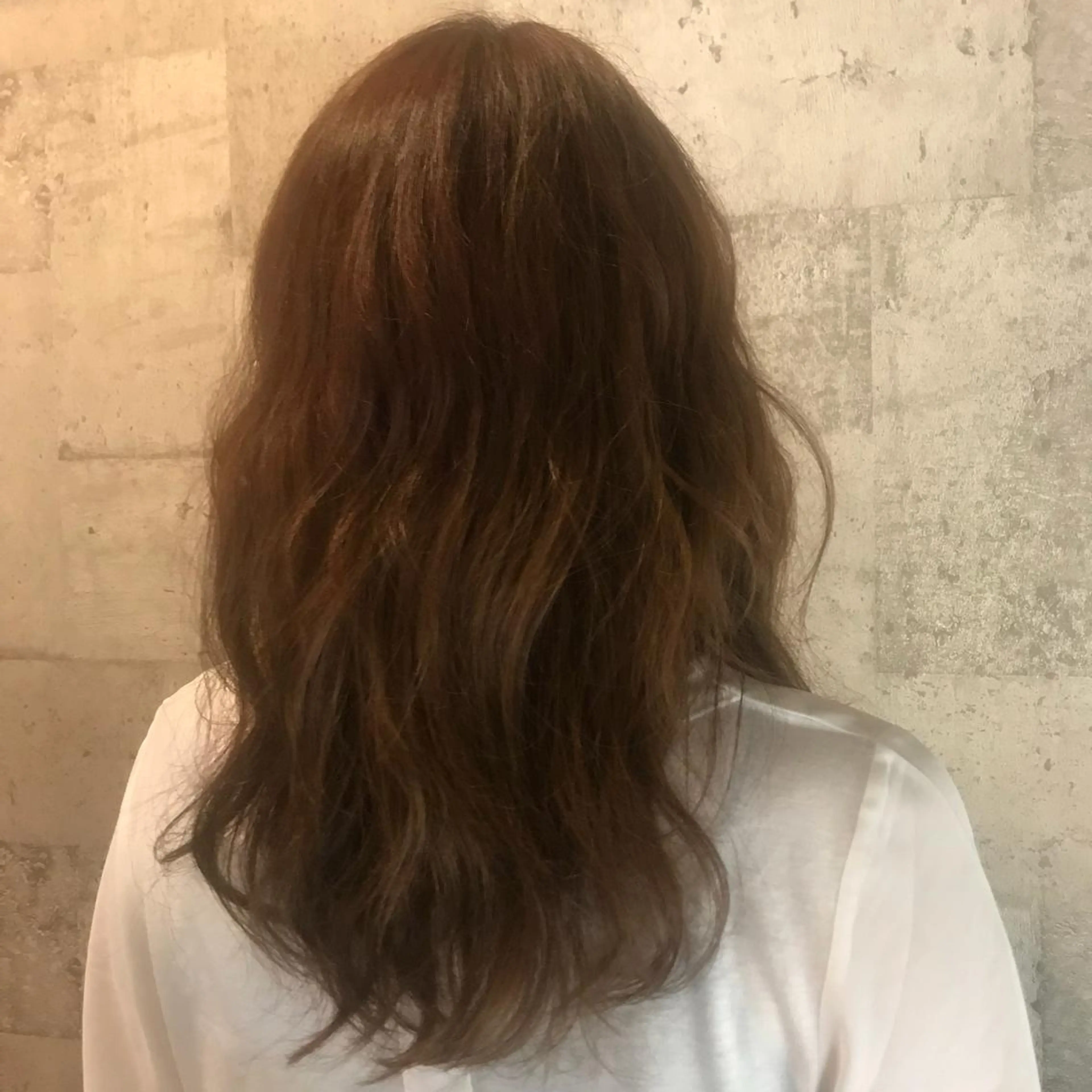 セミロング 本田 初音のヘアスタイル