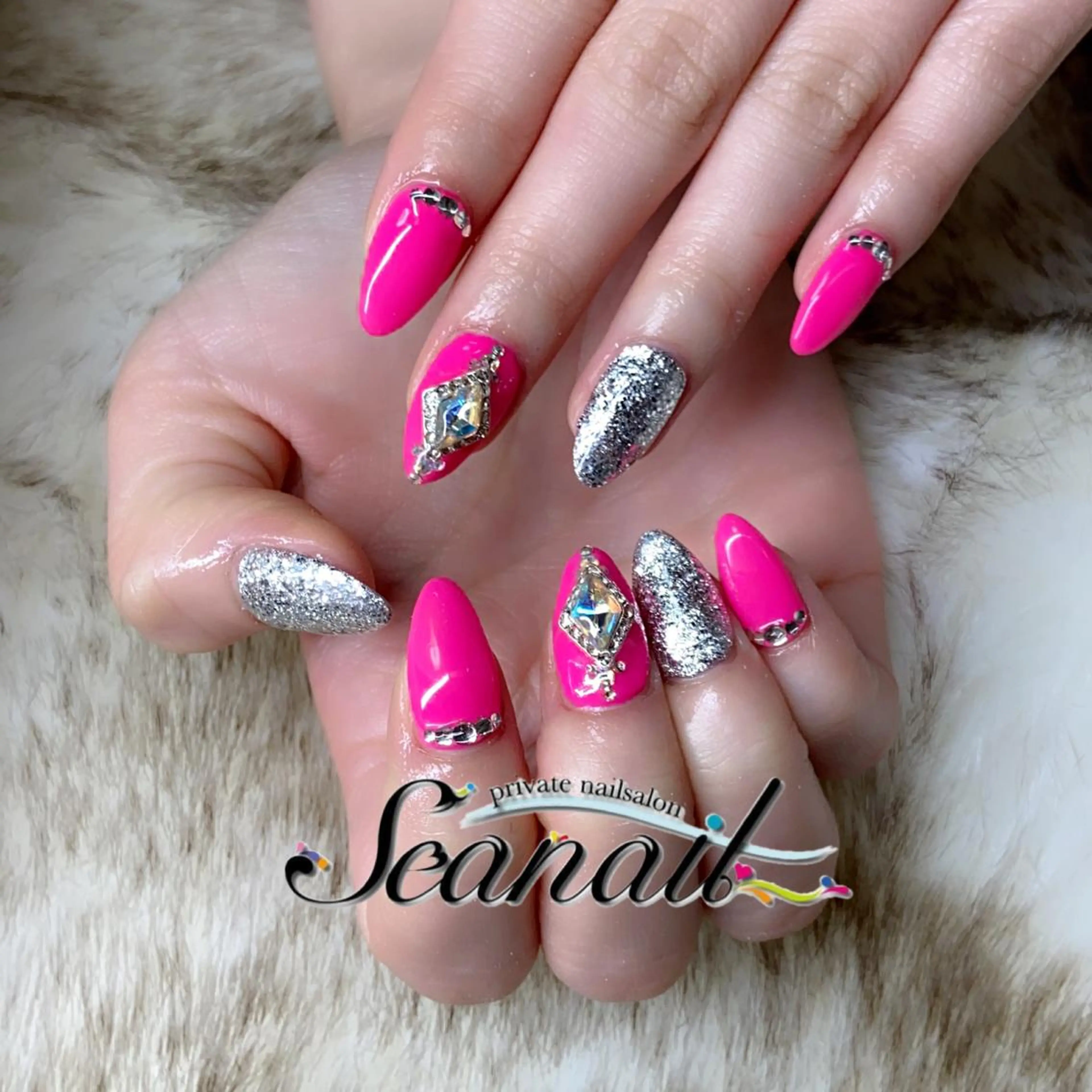 ネイル アートネイル フットネイル ジェルネイル キラキラネイル 持ち込み 小尾 栞のネイルデザイン