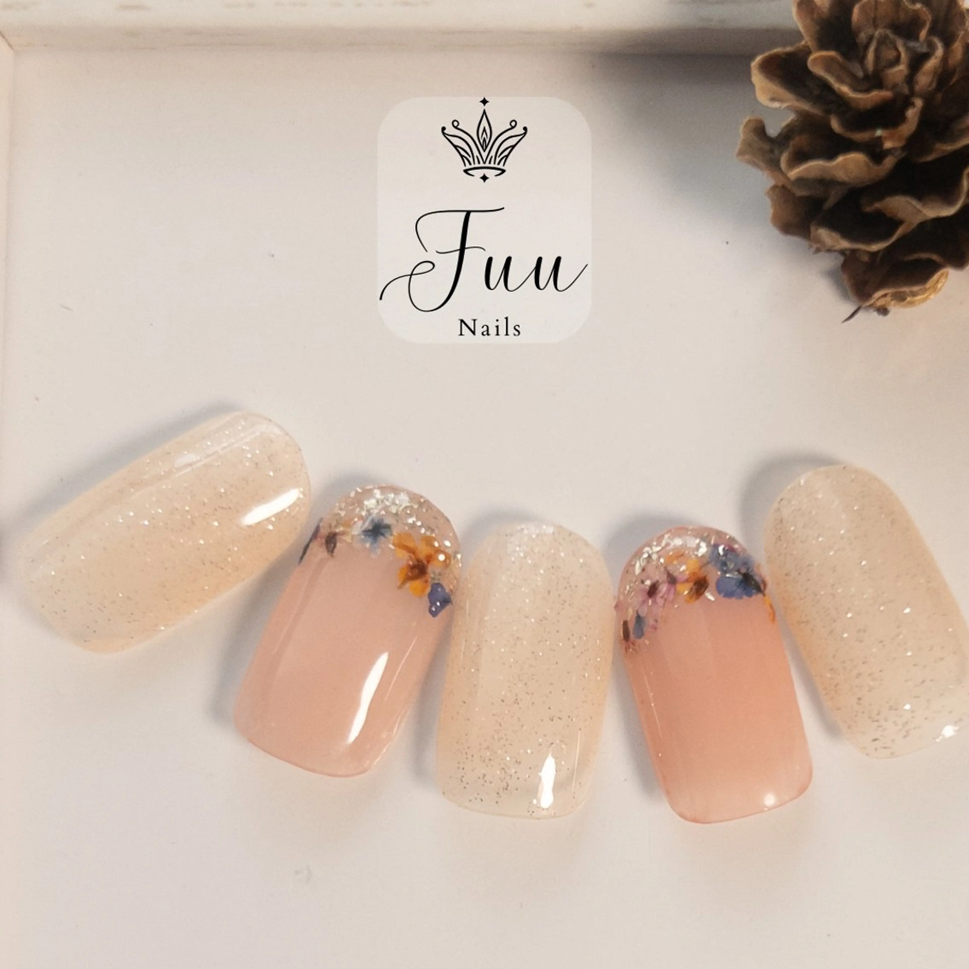 ネイル 入学式 フラワーネイル フレンチネイル キラキラネイル シンプルネイル ハンドネイル 犬のいるネイルサロン Fuu nailsのネイルデザイン