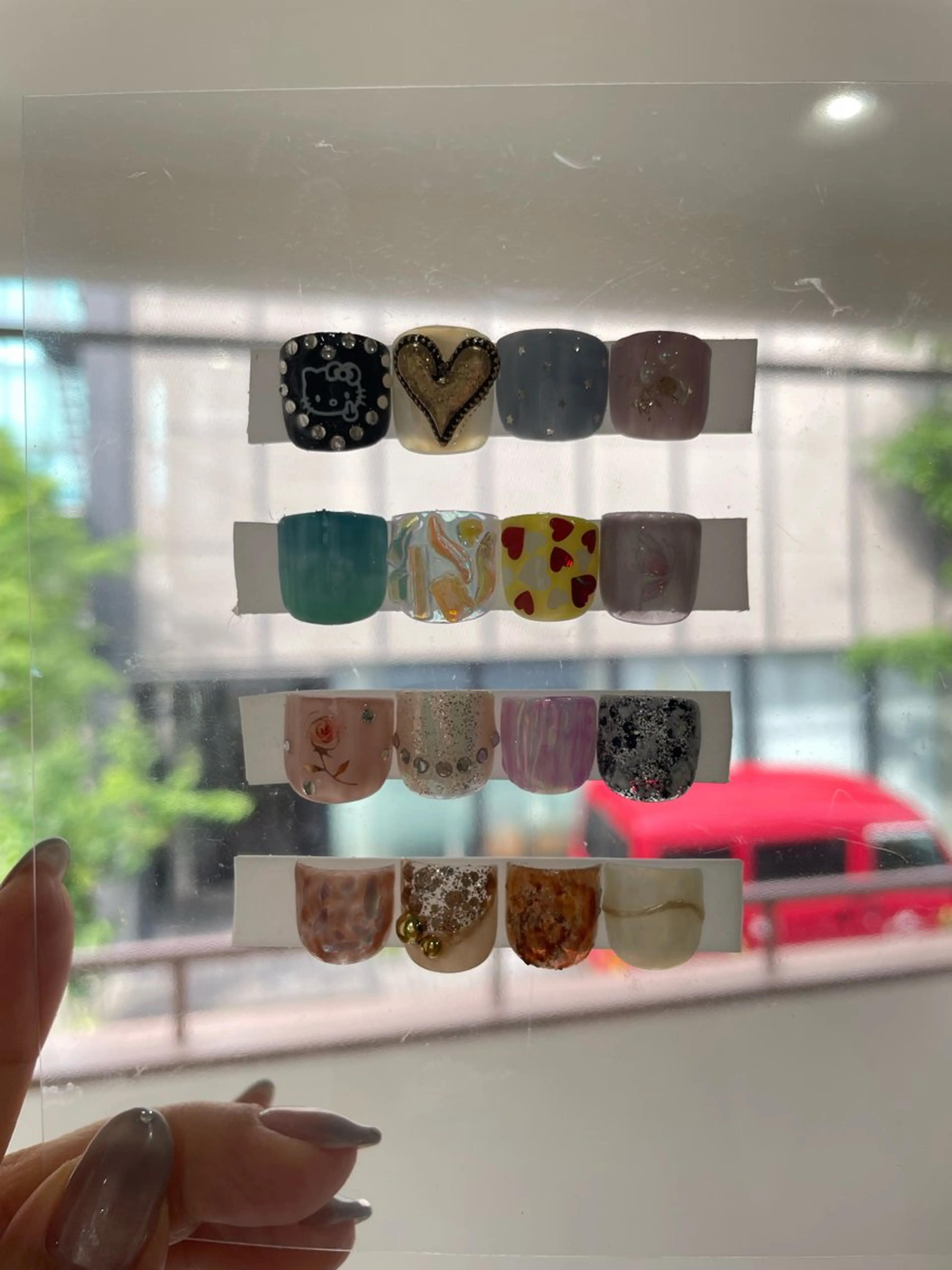 （ケアオフ込み）フット親指アートの写真