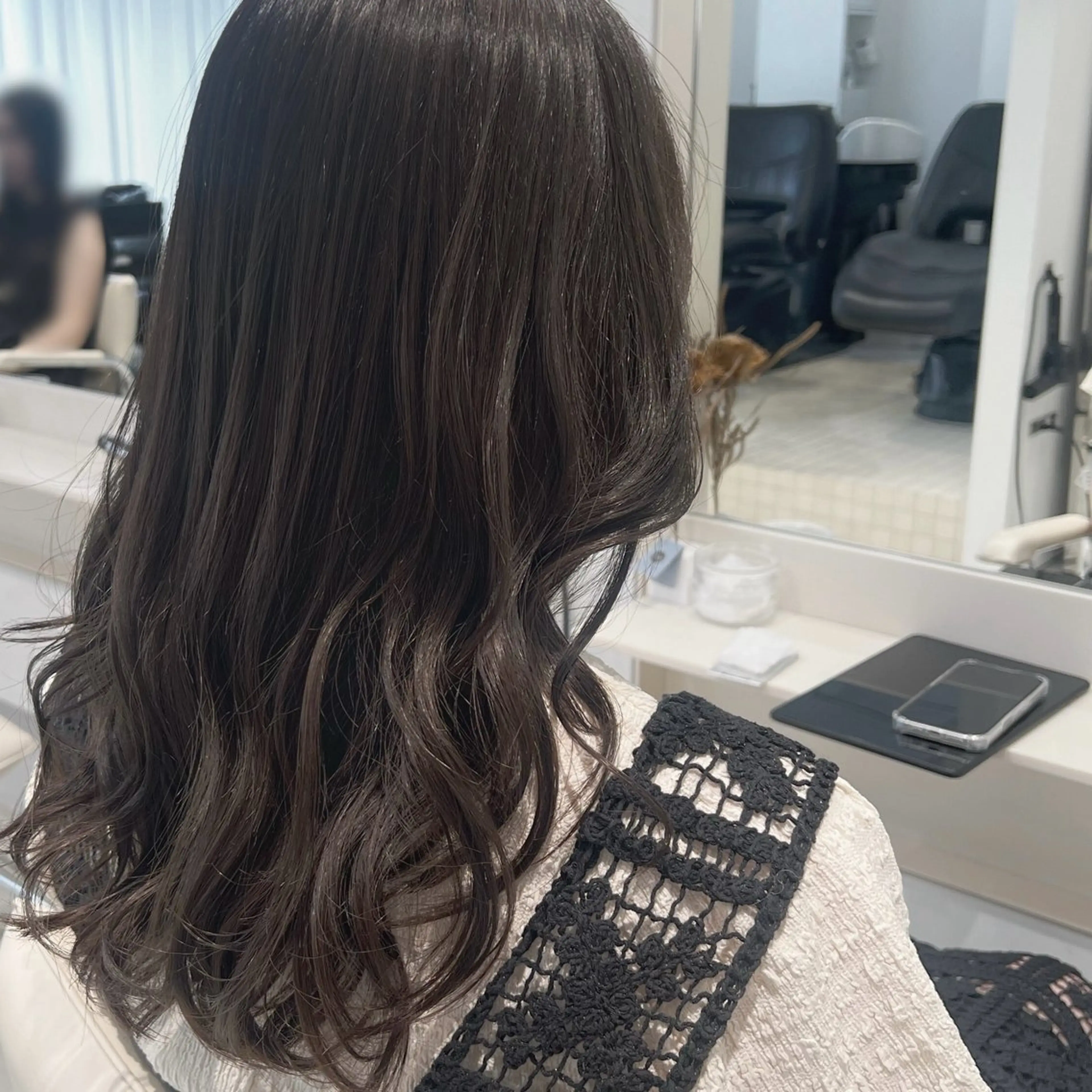 ロング カラー グレージュ ラベンダーカラー ラベンダーグレージュ ラベンダーグレー カット ヘアカラー トリートメント ヘッドスパ ヘアセット くすみカラー/メンズ /縮毛/川添桃花のヘアスタイル