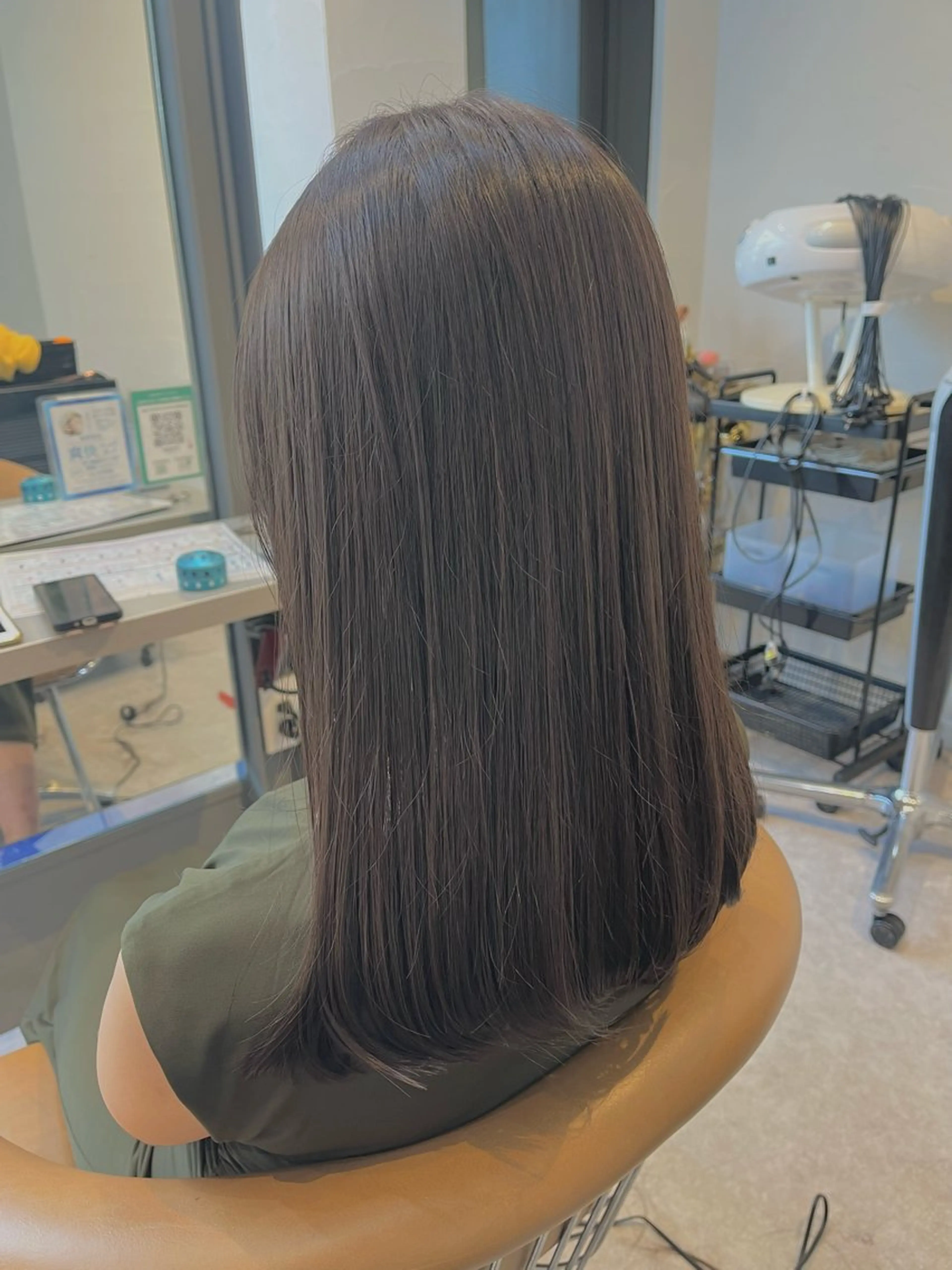 セミロング カラー カット ヘアカラー うしだ かおるのヘアスタイル