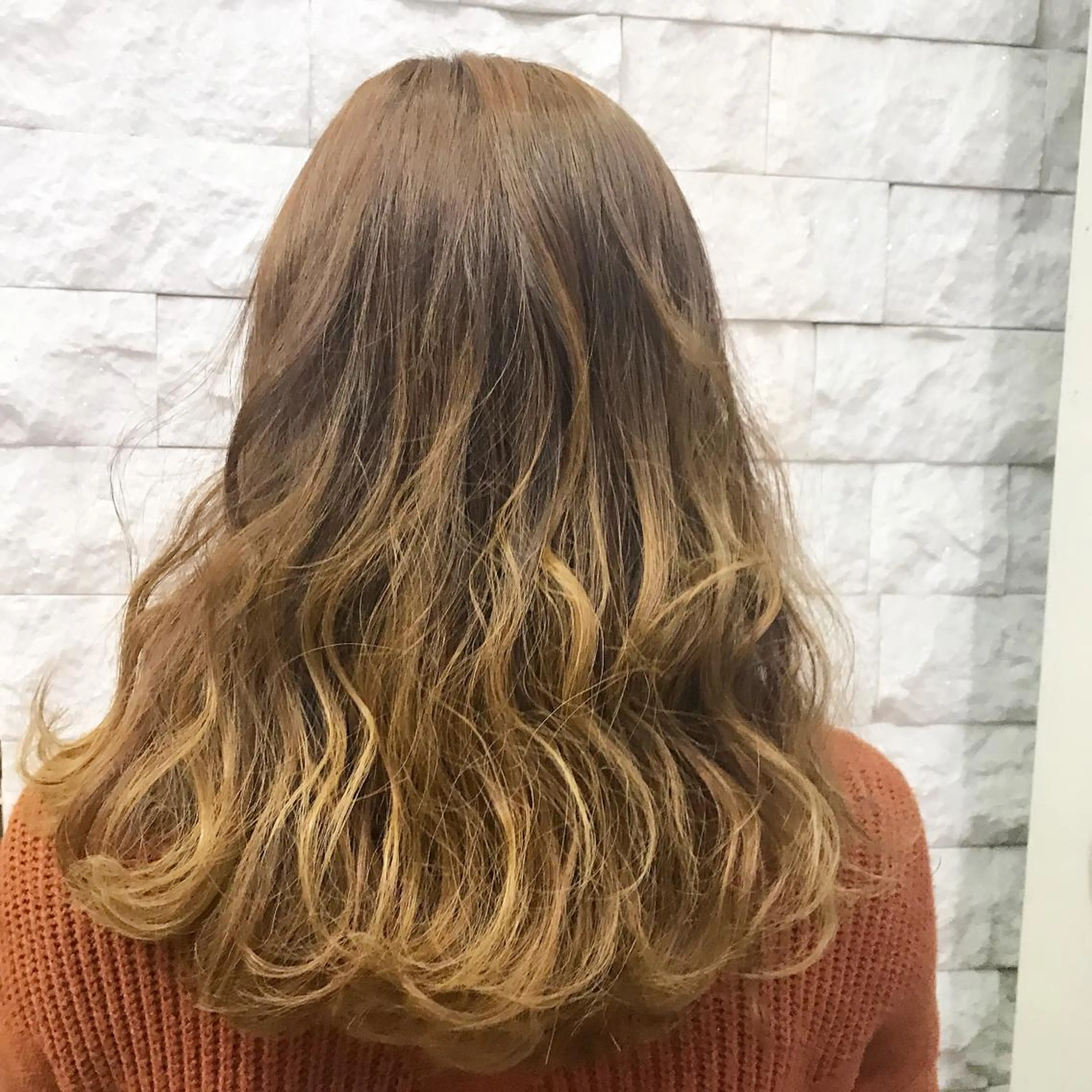 ロング カラー グラデーションカラー 艶カラー ⭐️田中真緒のヘアスタイル