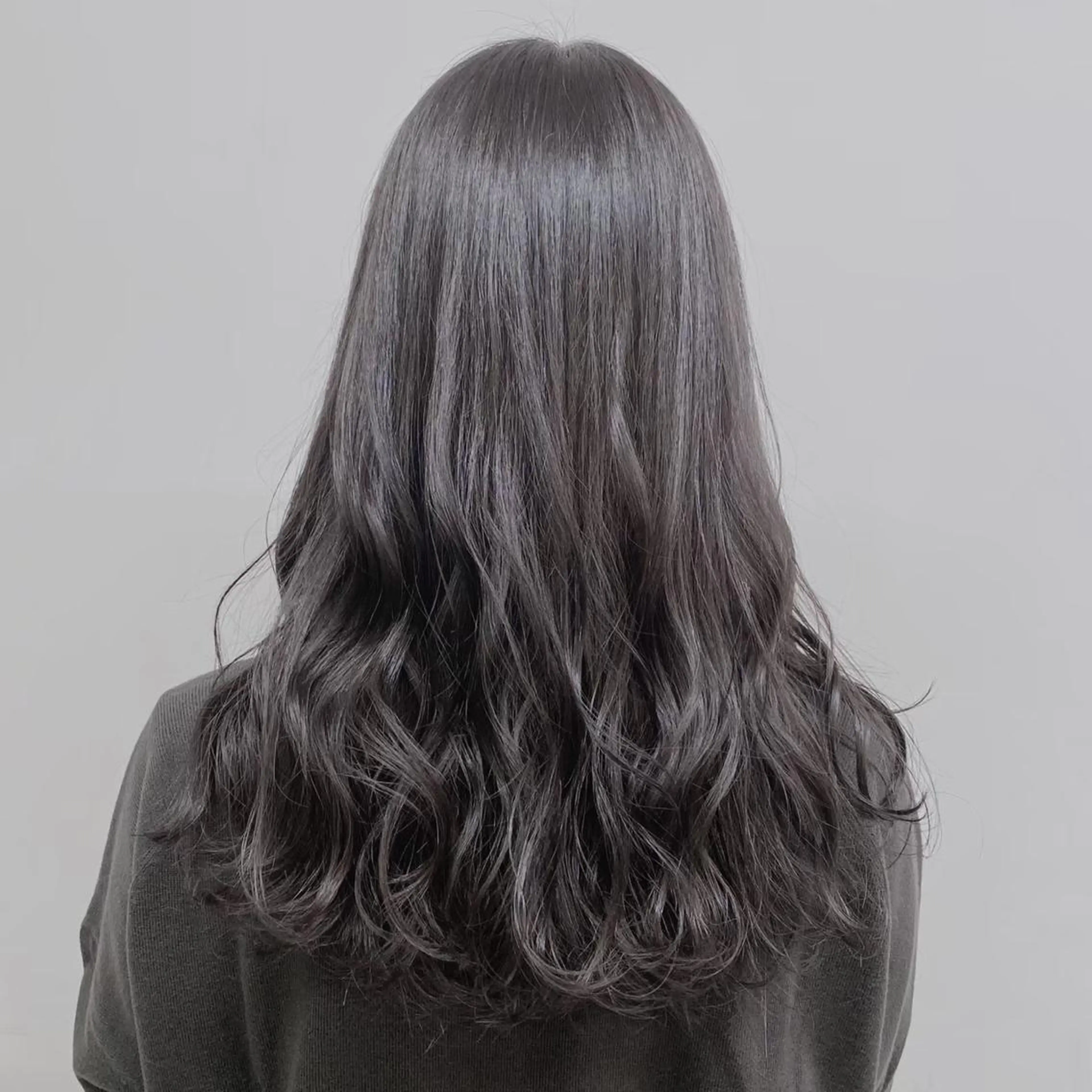 ロング カラー ヘアアレンジ 透明感カラー グレージュ ヘアカラー ブリーチカラー 🩵MIZUKIのヘアスタイル