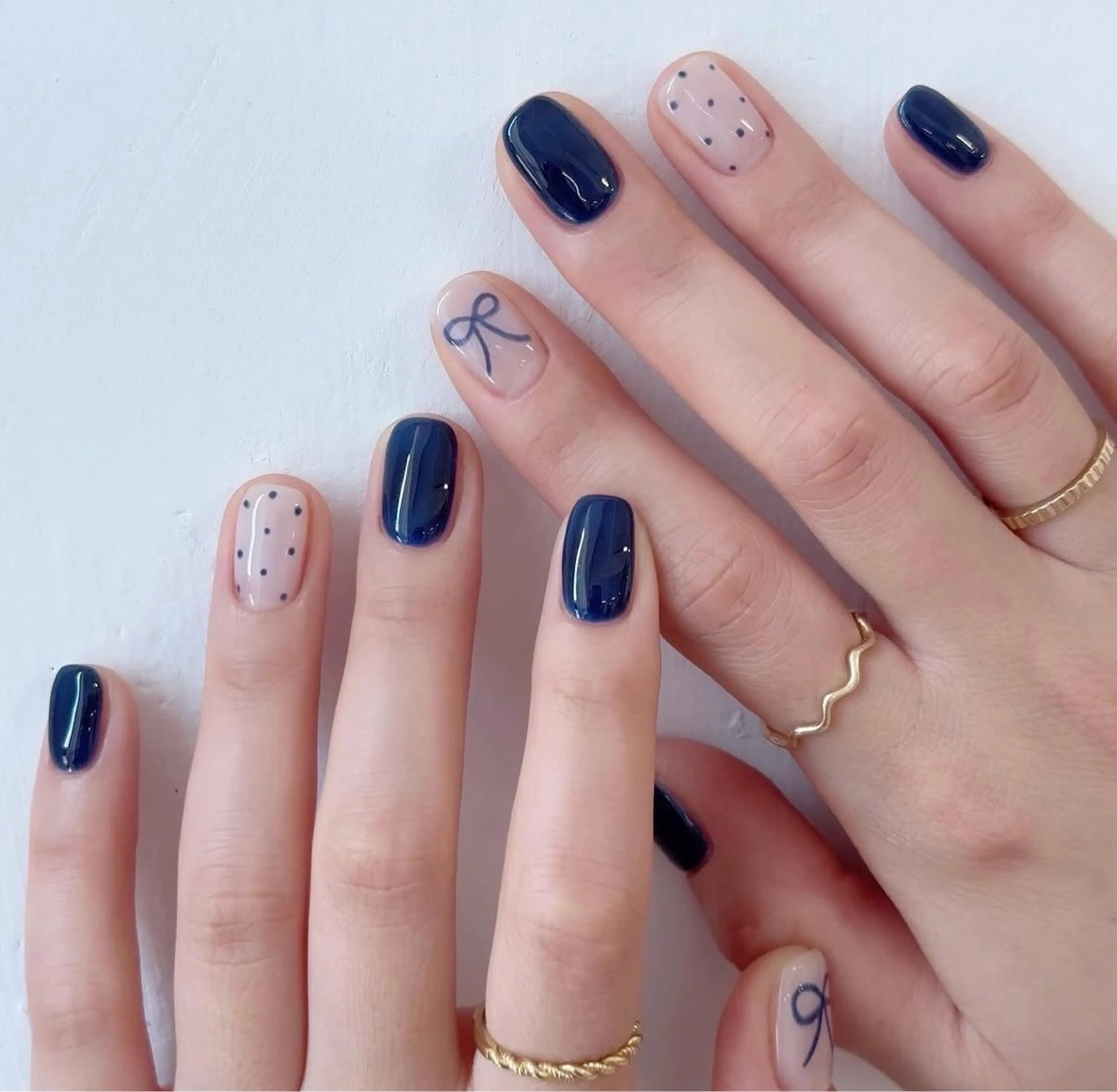 ネイル アートネイル ブルー クリアネイル ドット フレンチネイル ハンドネイル ハンドケア NailSalon✨ Écrinエクランのネイルデザイン