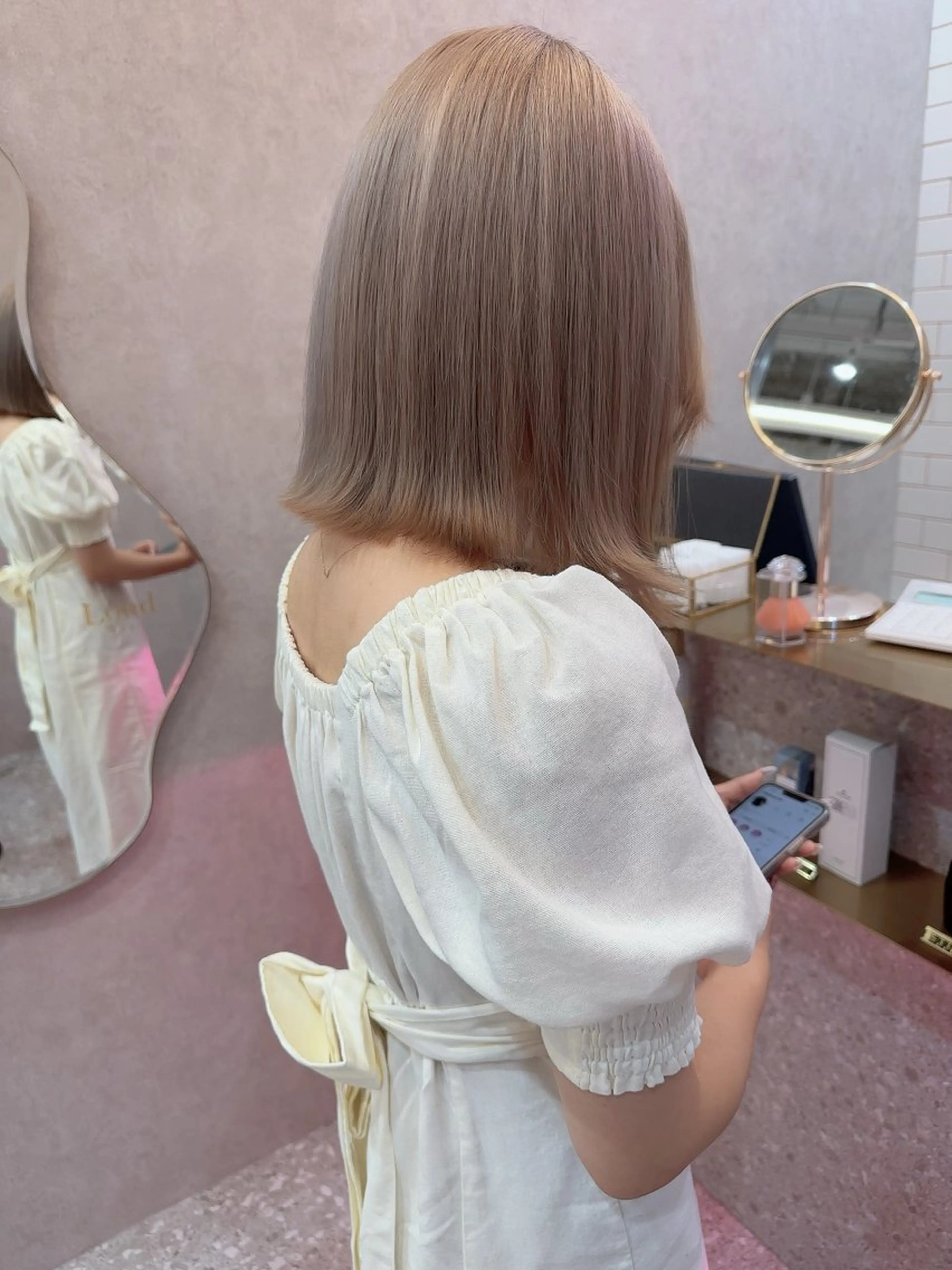 ミディアム カラー ヘアカラー トリートメント ハイトーンヘア れおん🌙のヘアスタイル