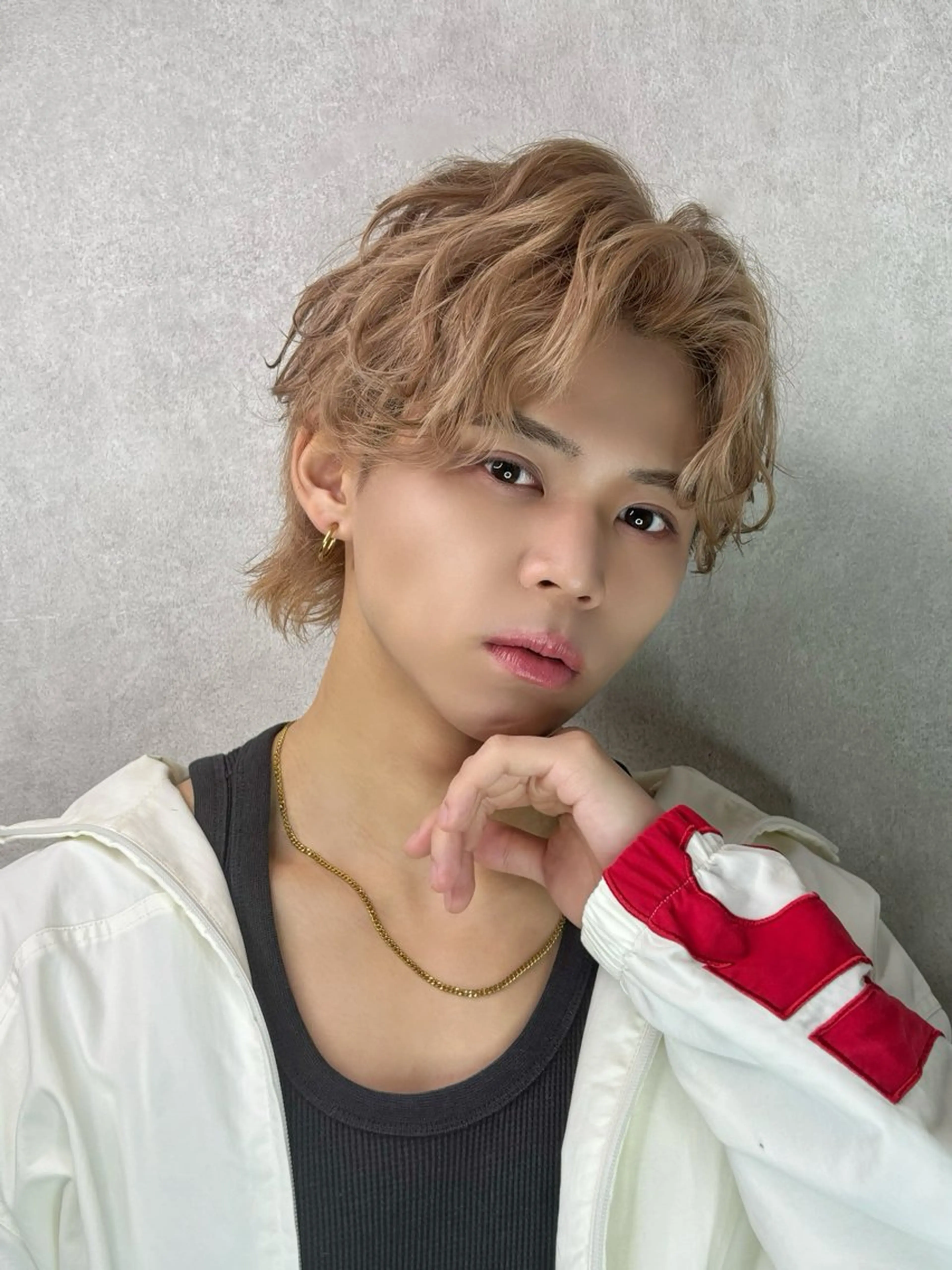 ショート カット ヘアカラー 岩井 虎大郎のヘアスタイル