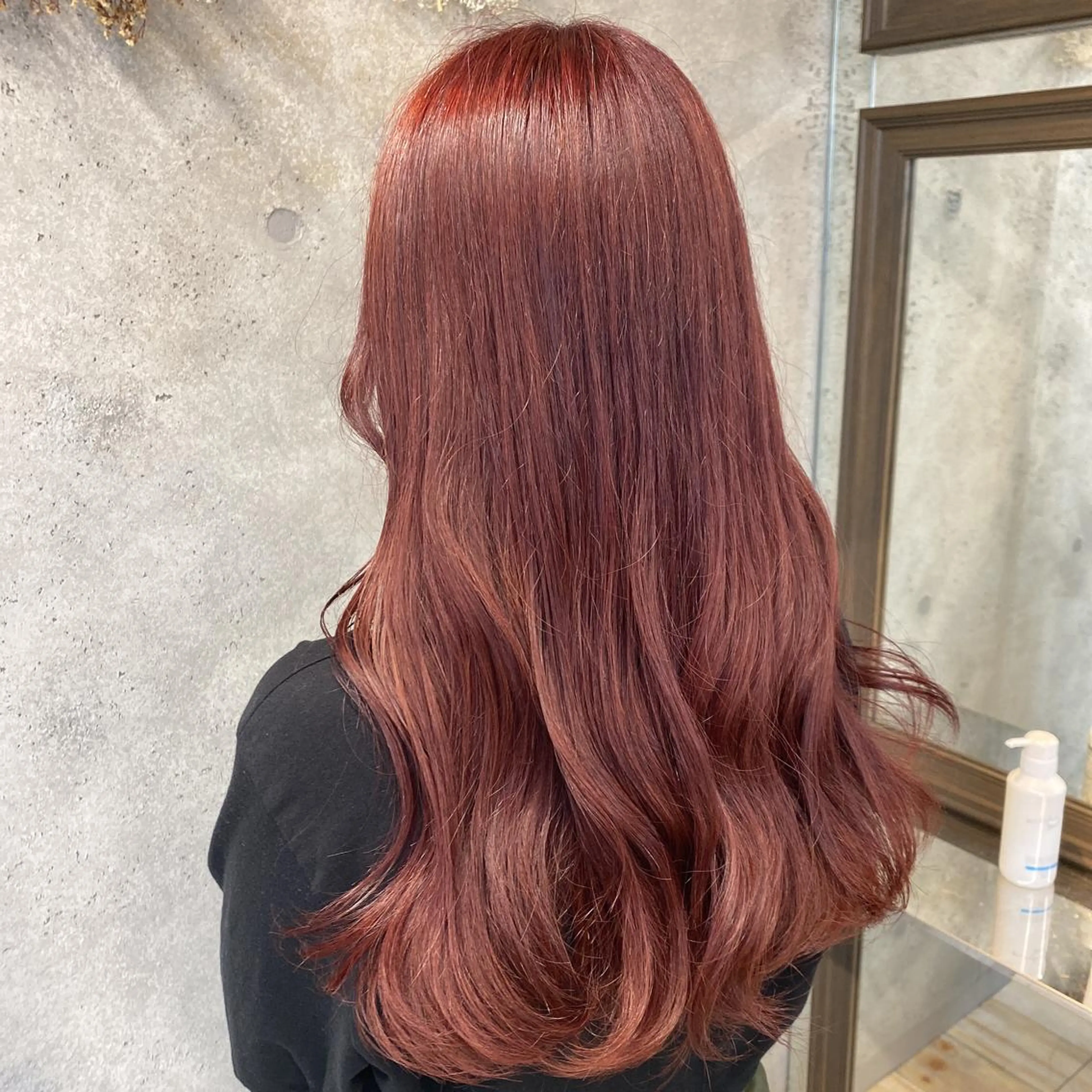 ロング カラー ブリーチ レッドカラー ヘアカラー トリートメント wakana 【ブリーチカラー】のヘアスタイル