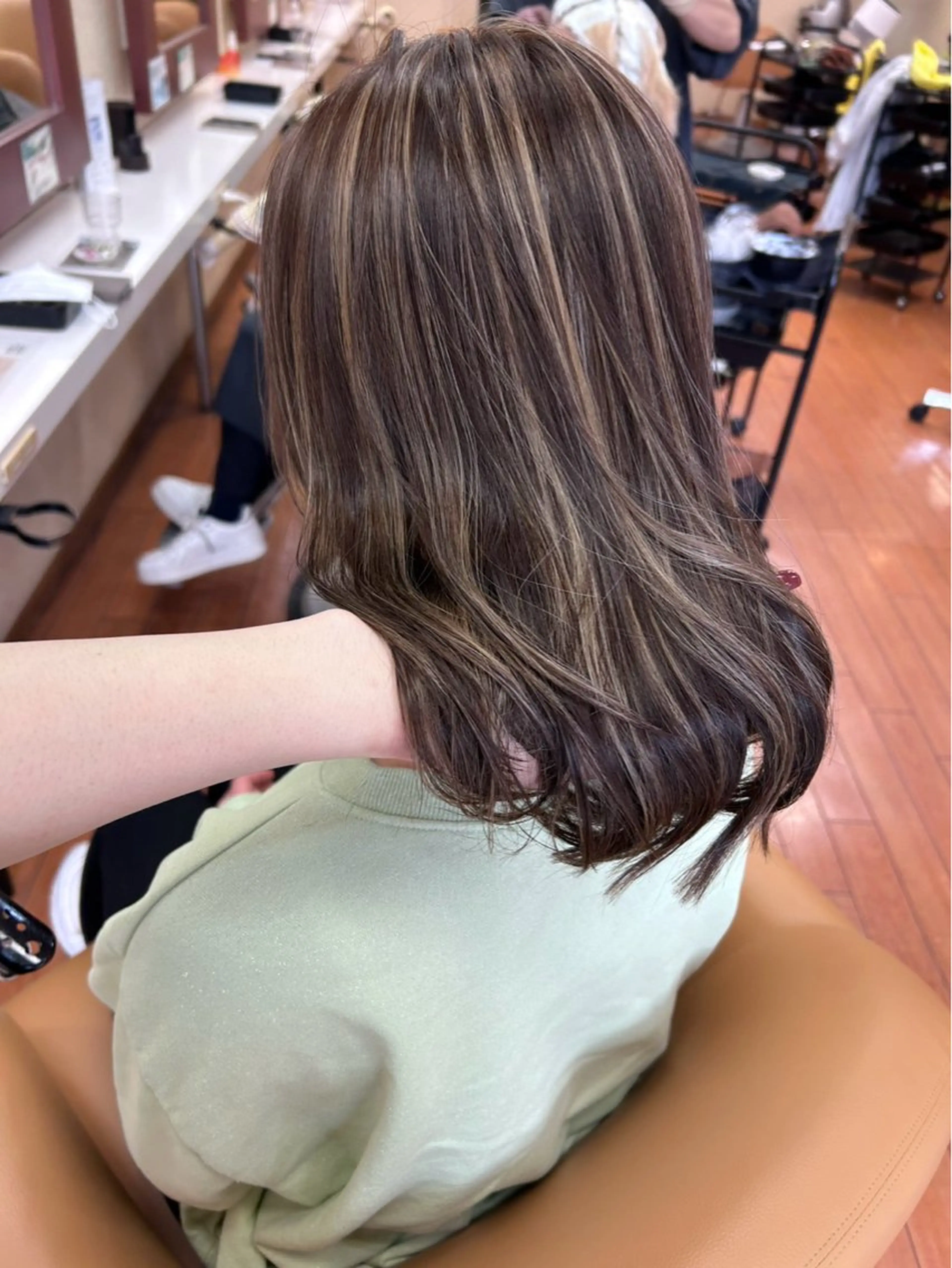 ミディアム ヘアカラー 濱川 良栄のヘアスタイル