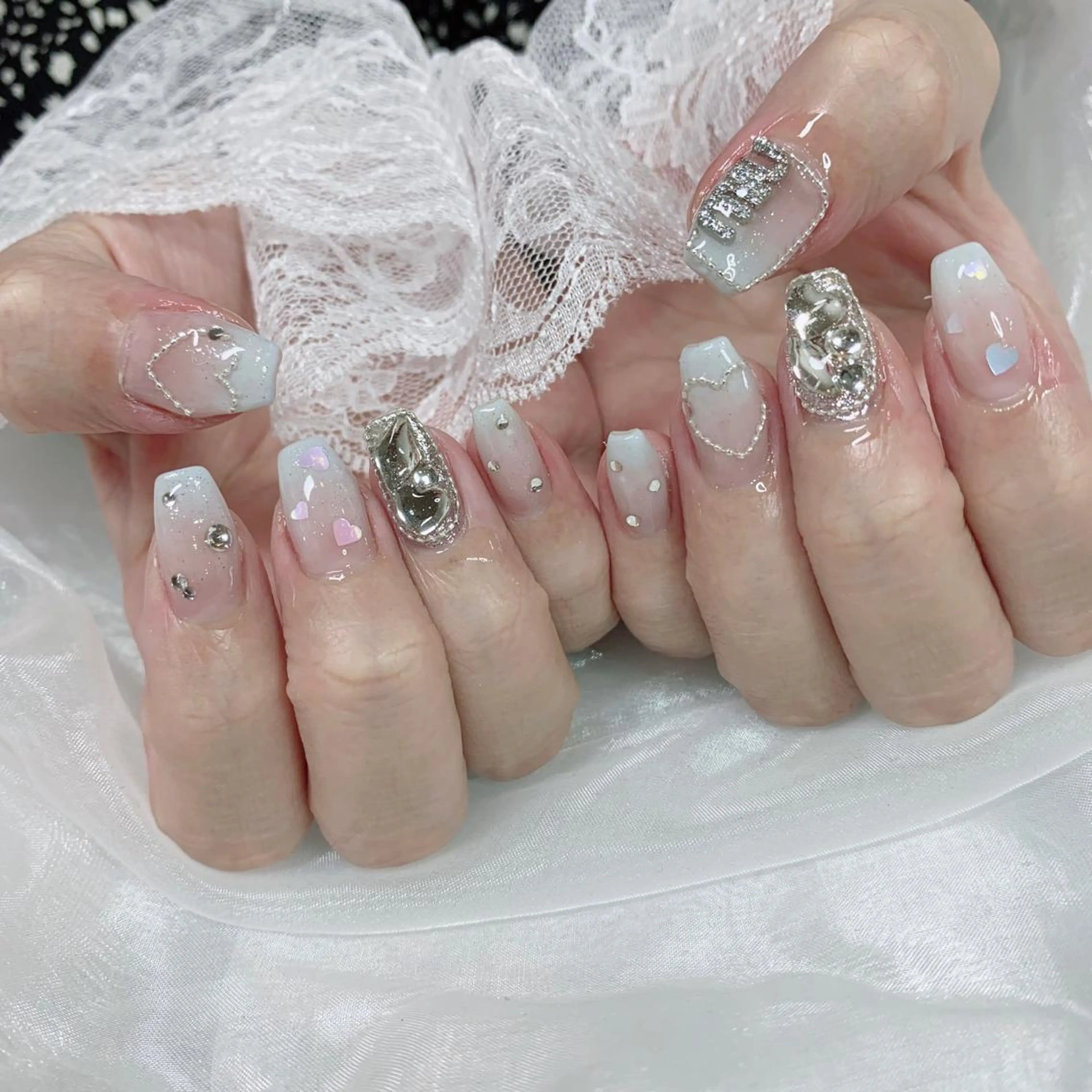 ネイル ハンドネイル La neige* yuki 🥯🍑のネイルデザイン