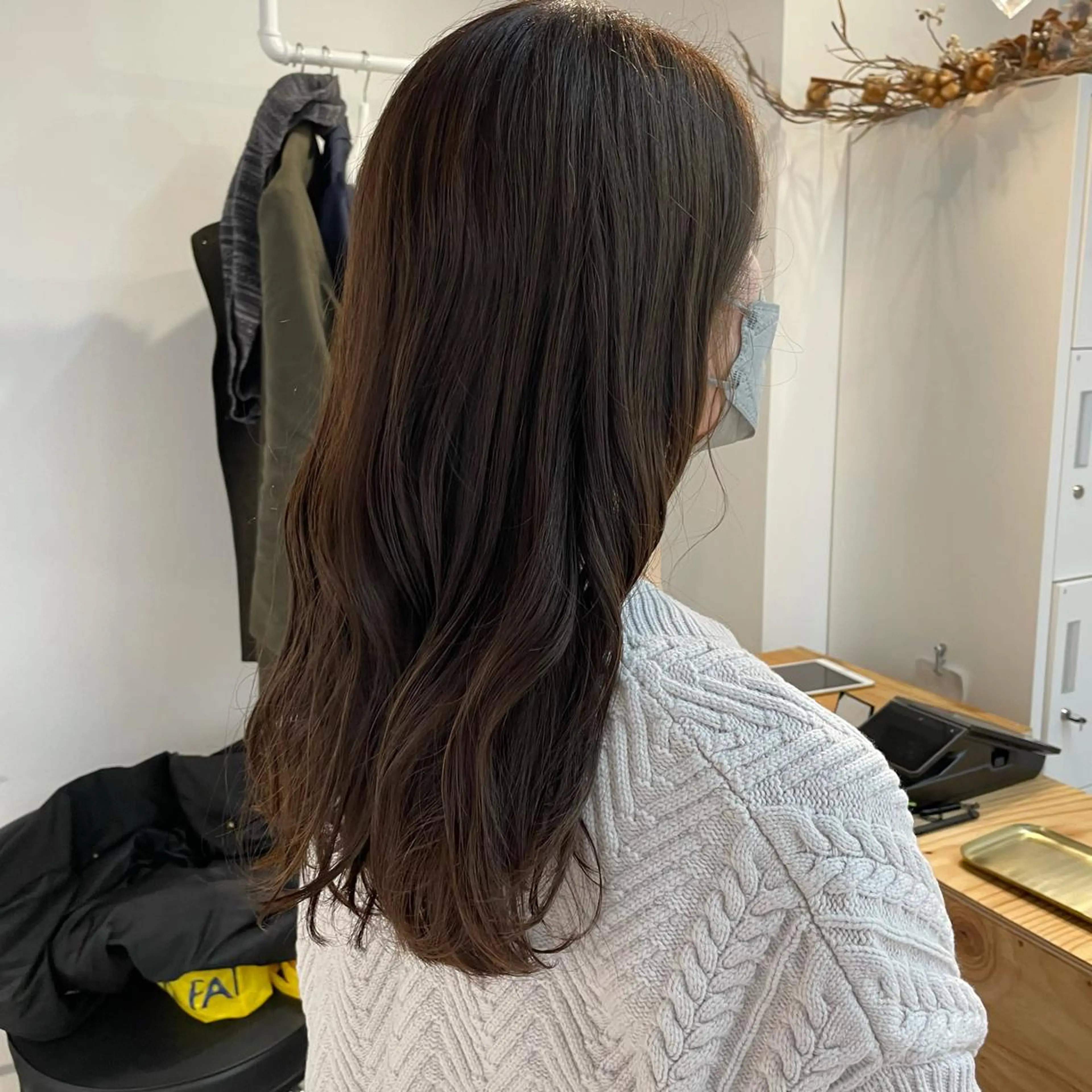 ロング カラー グレージュ ロング カット ヘアカラー トリートメント fit/ madokaのヘアスタイル