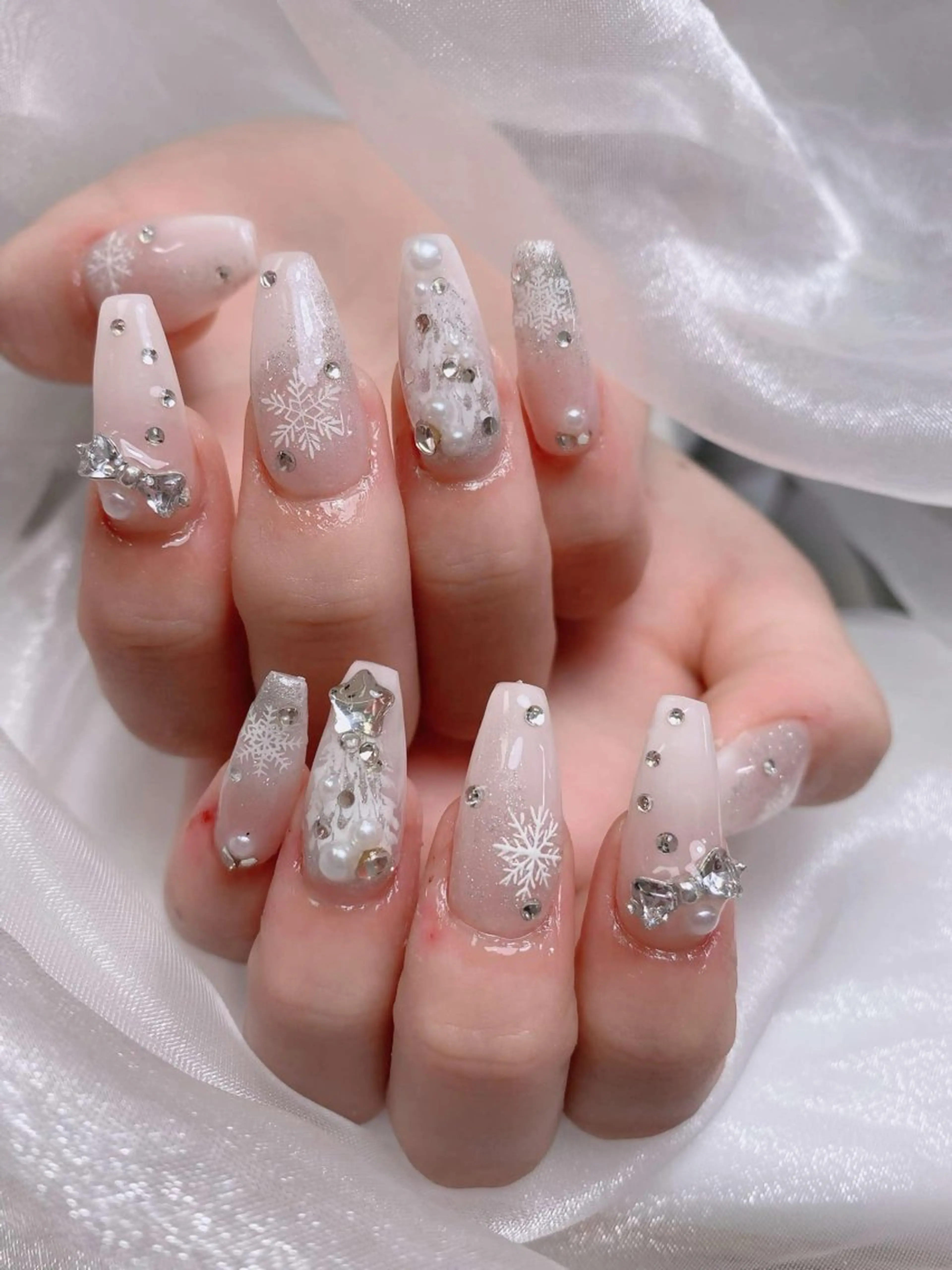 ネイル 成人式 ロングネイル マグネットネイル 大理石ネイル(マーブル) リボン ハンドネイル MoMoA Nail ネイル長さ出し専門店のネイルデザイン