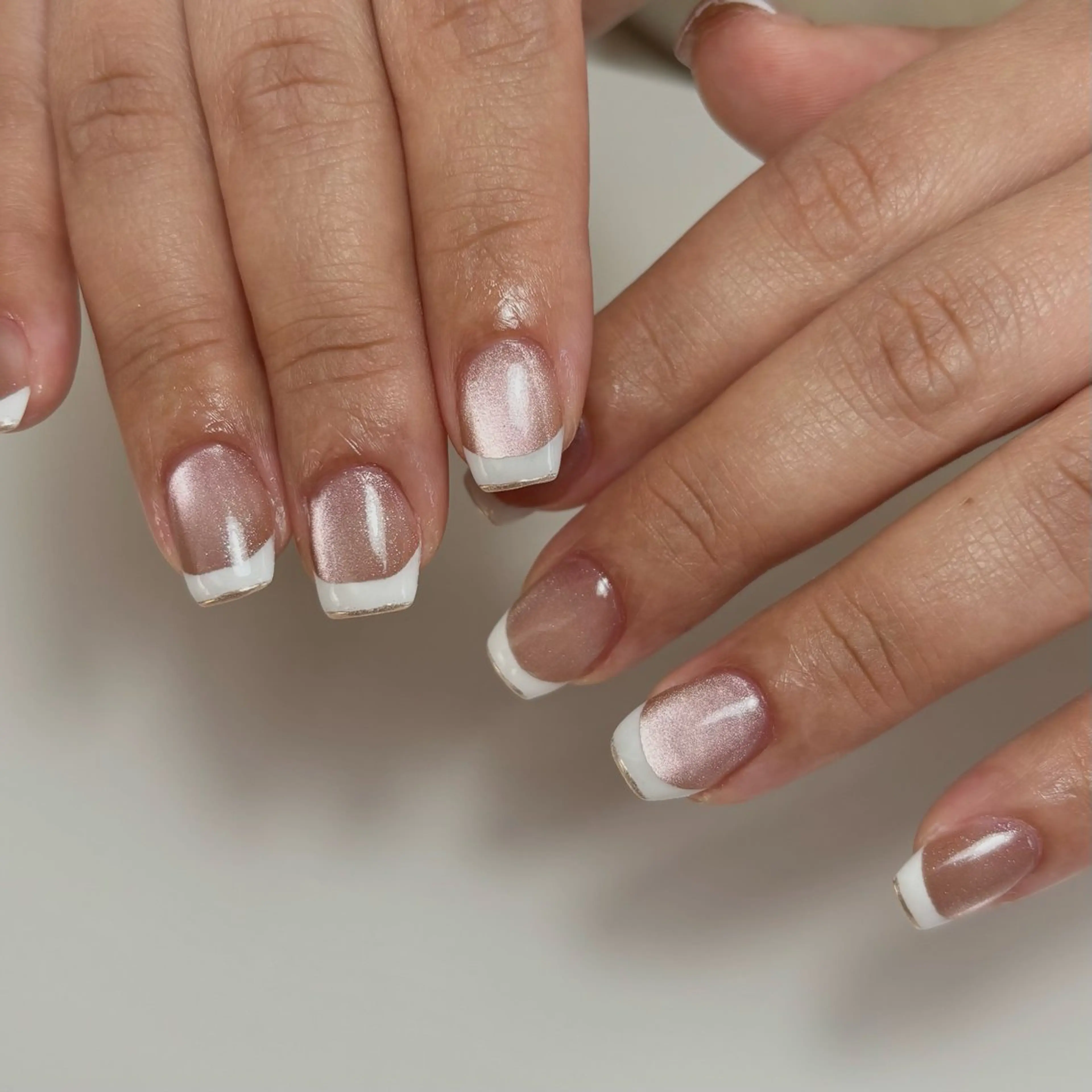 ハンドネイル（フレンチオフあり・なし）の写真