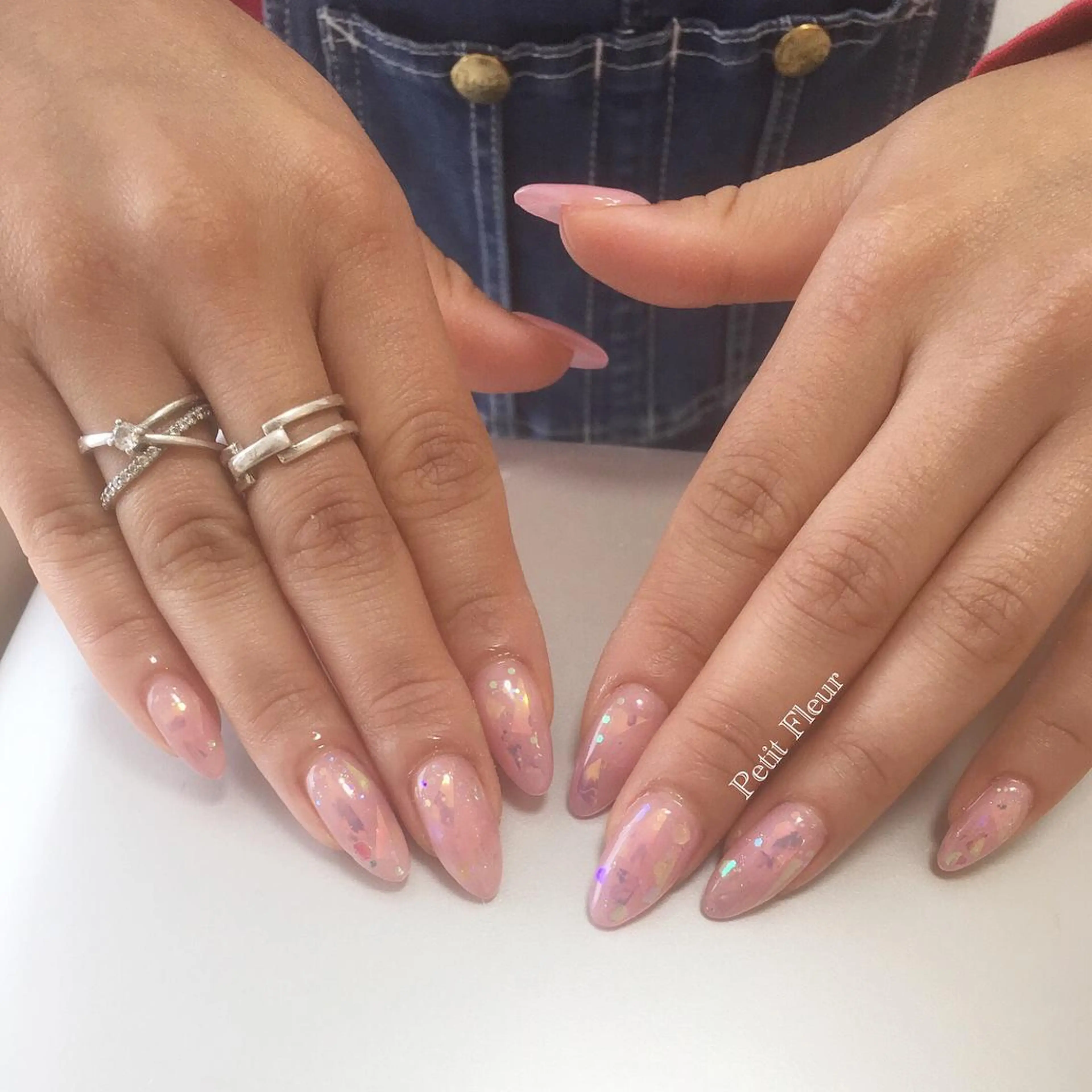 ネイル ホログラムネイル キラキラネイル ラメ(グリッター) ワンカラーネイル Petit Fleur所属・青柳 亜梨奈のマツエク・マツパデザイン