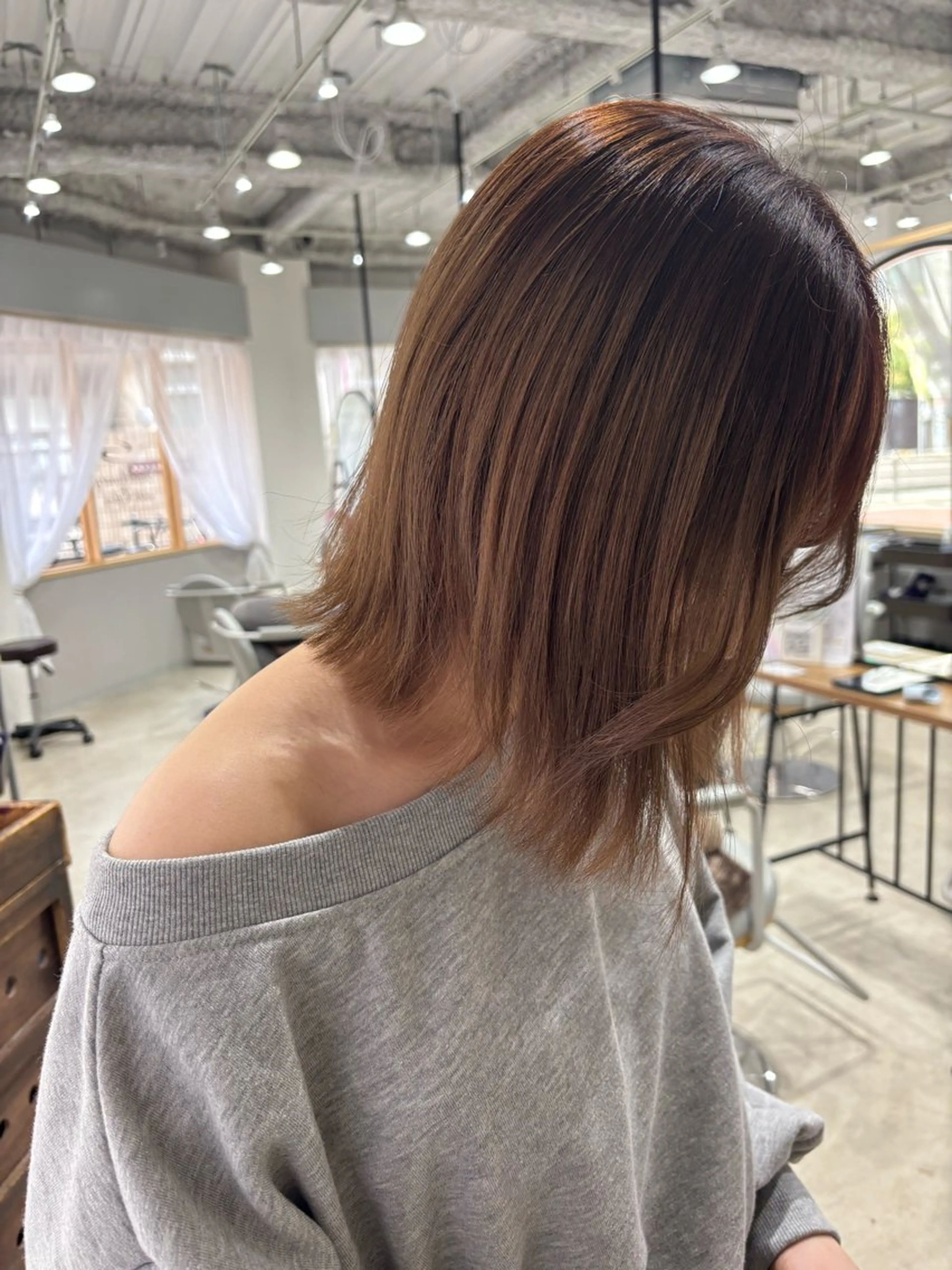 ミディアム Sanctuary with Eden所属・山本 銘子のヘアスタイル