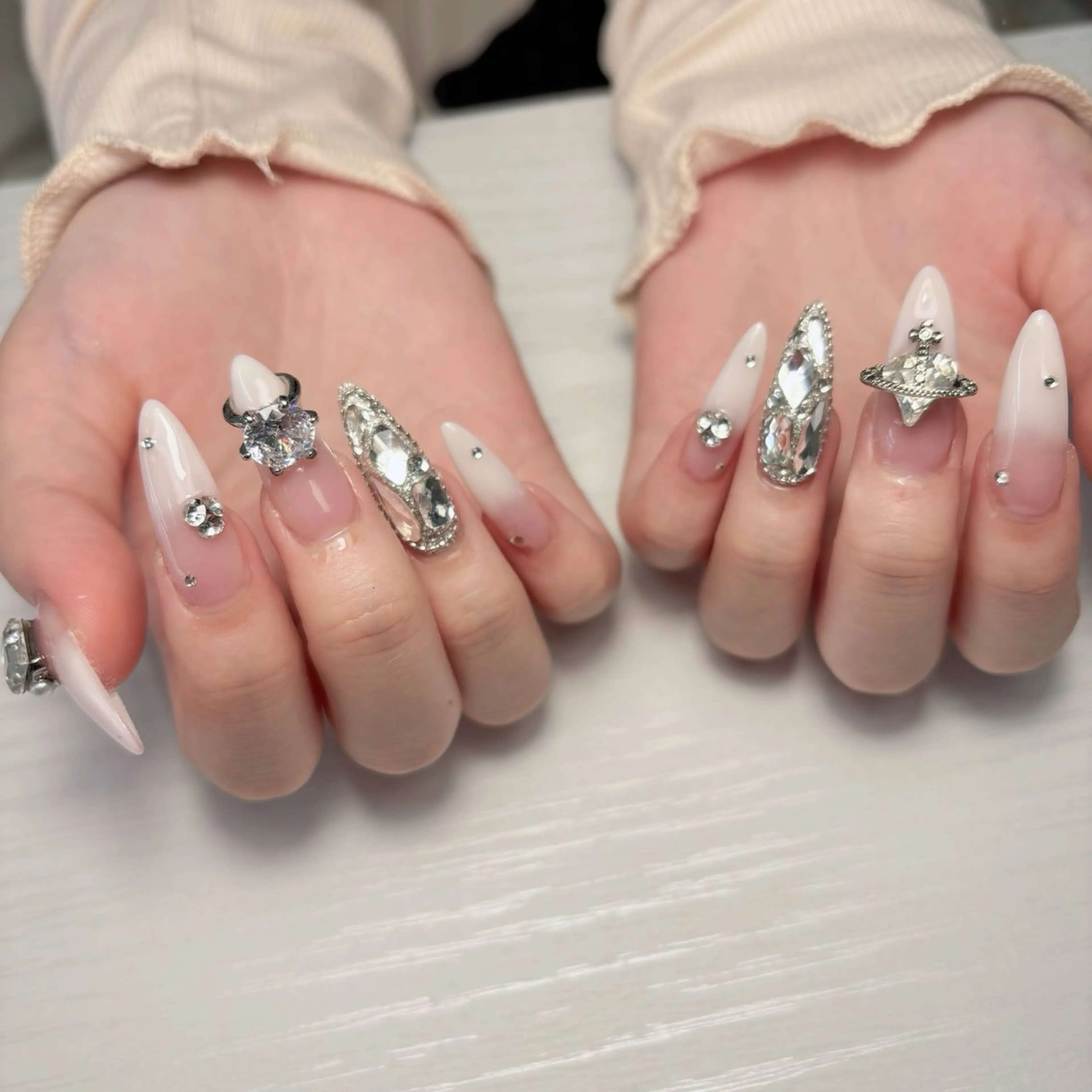 ネイル ハンドネイル STELLA ✩のネイルデザイン