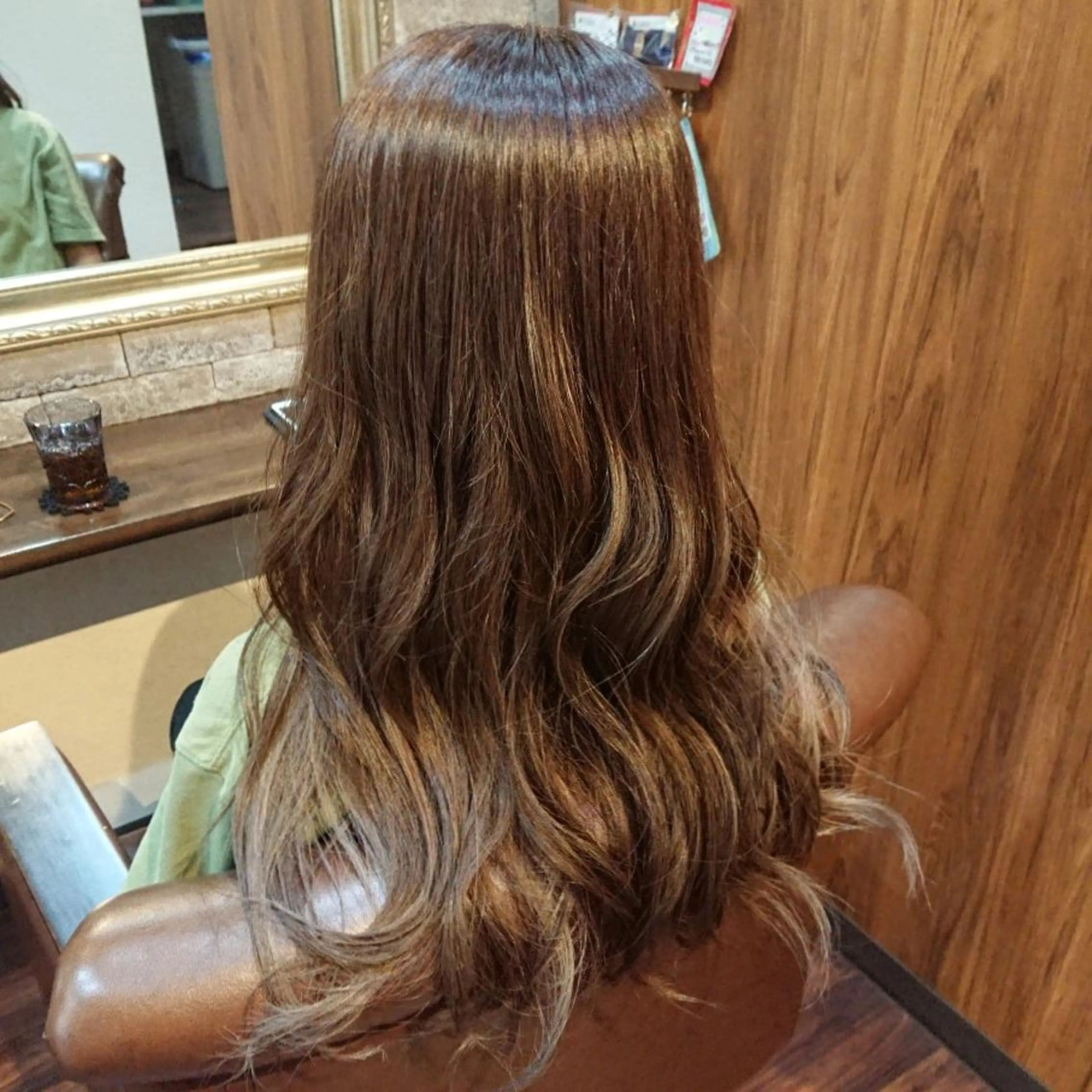 ロング カラー グレージュ ヘアカラー トリートメント 美髪 カラーリストのヘアスタイル