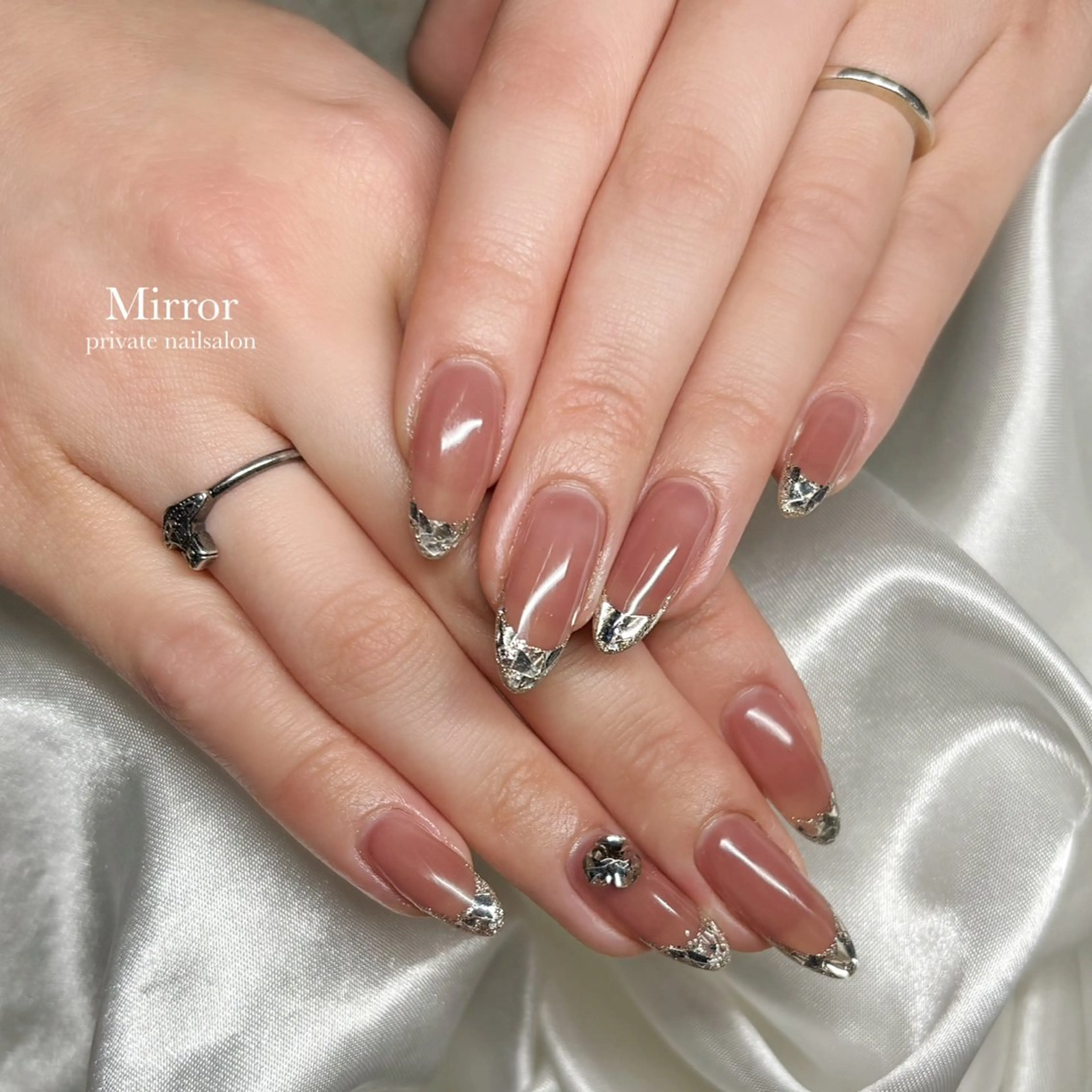 ネイル nailsalon Mirrorのネイルデザイン