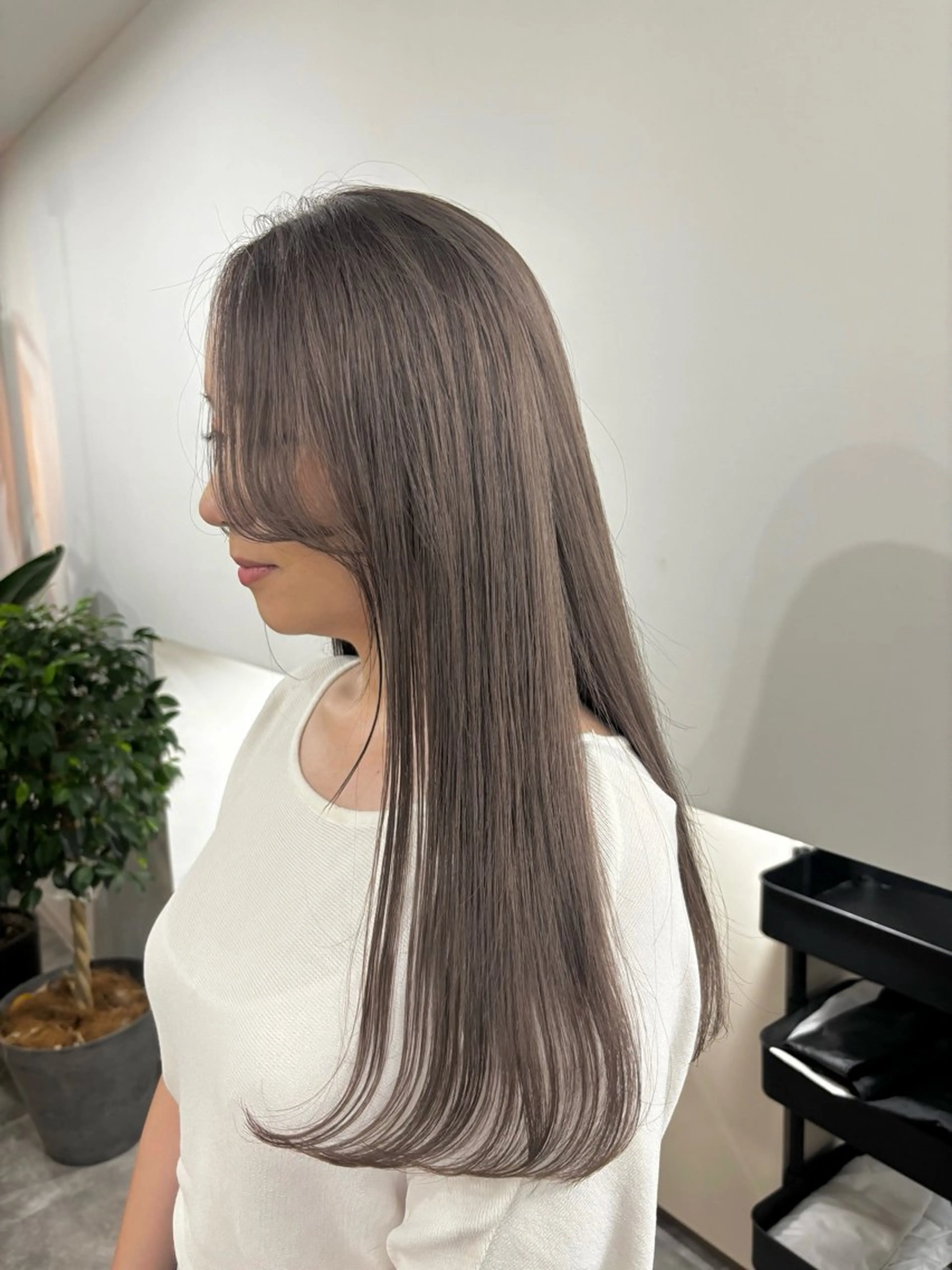 ミディアム カット ヘアカラー hoNua. 栄/透明感カラーのヘアスタイル