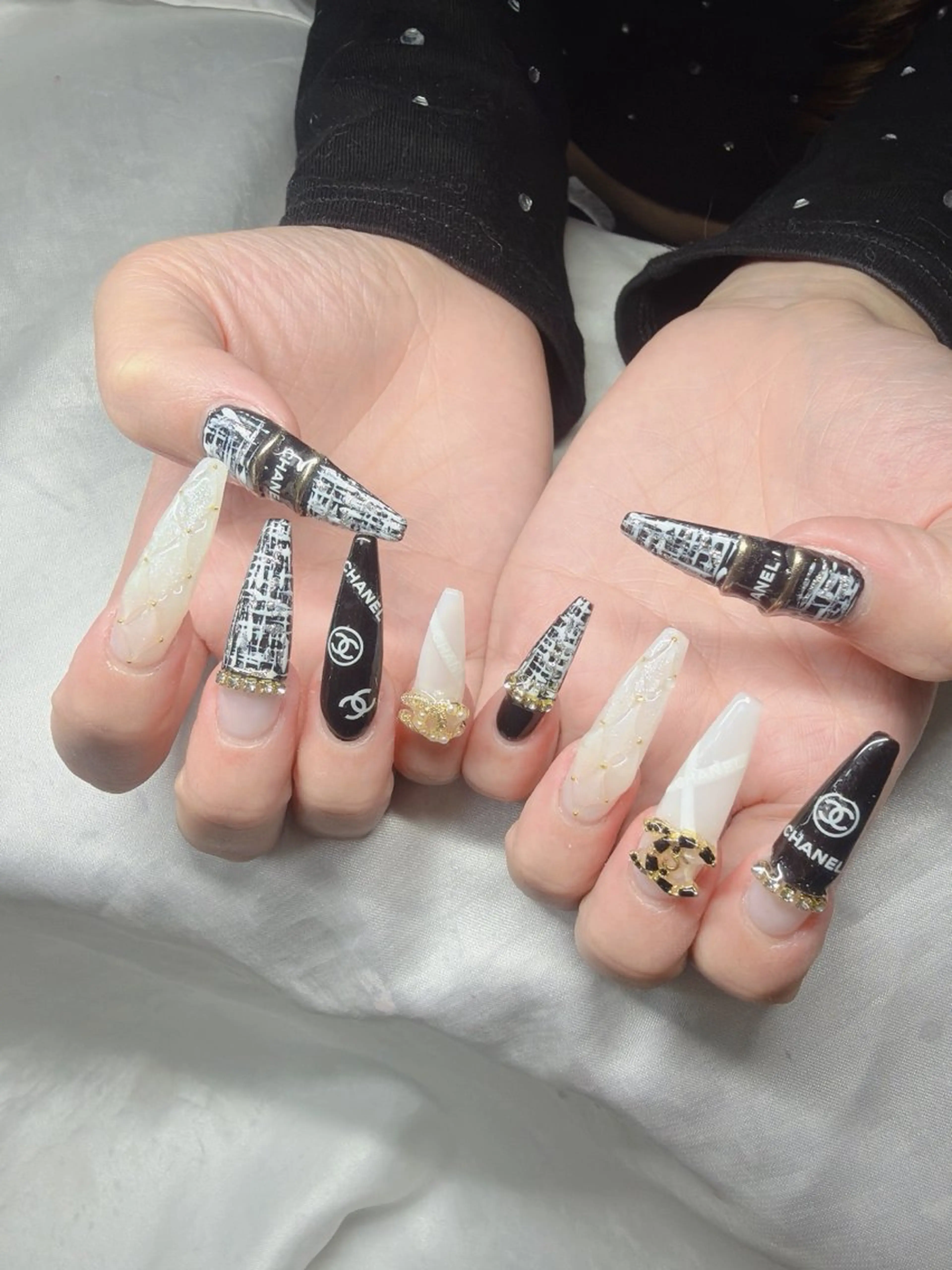 ネイル 長さ出し グラデーション 卒業式 キラキラネイル マグネットネイル ハンドネイル Lee Nailsのネイルデザイン