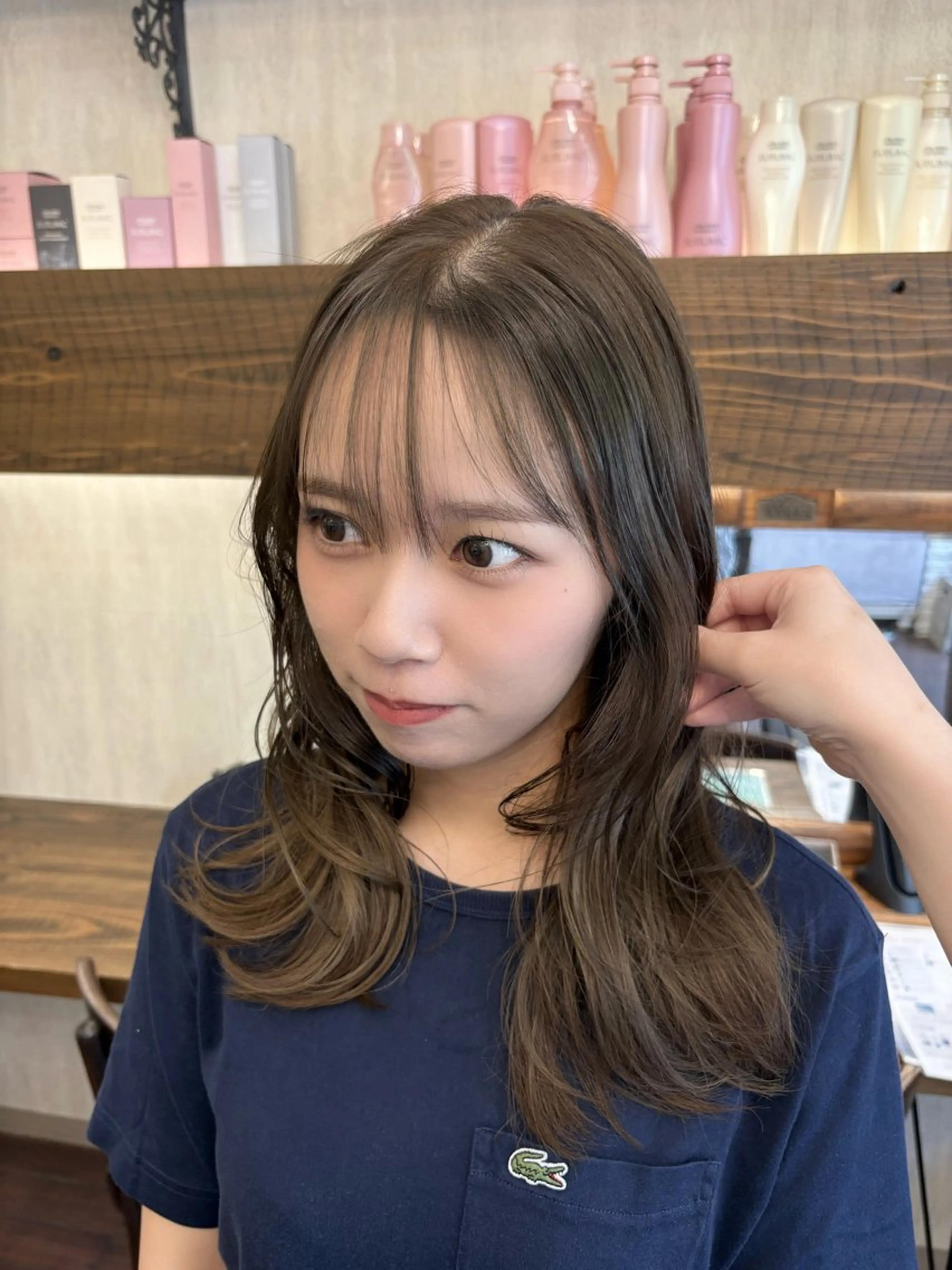 セミロング カラー ブリーチ 透明感カラー 🤍FLEAR 白濱 かえで🎀.⋆のヘアスタイル