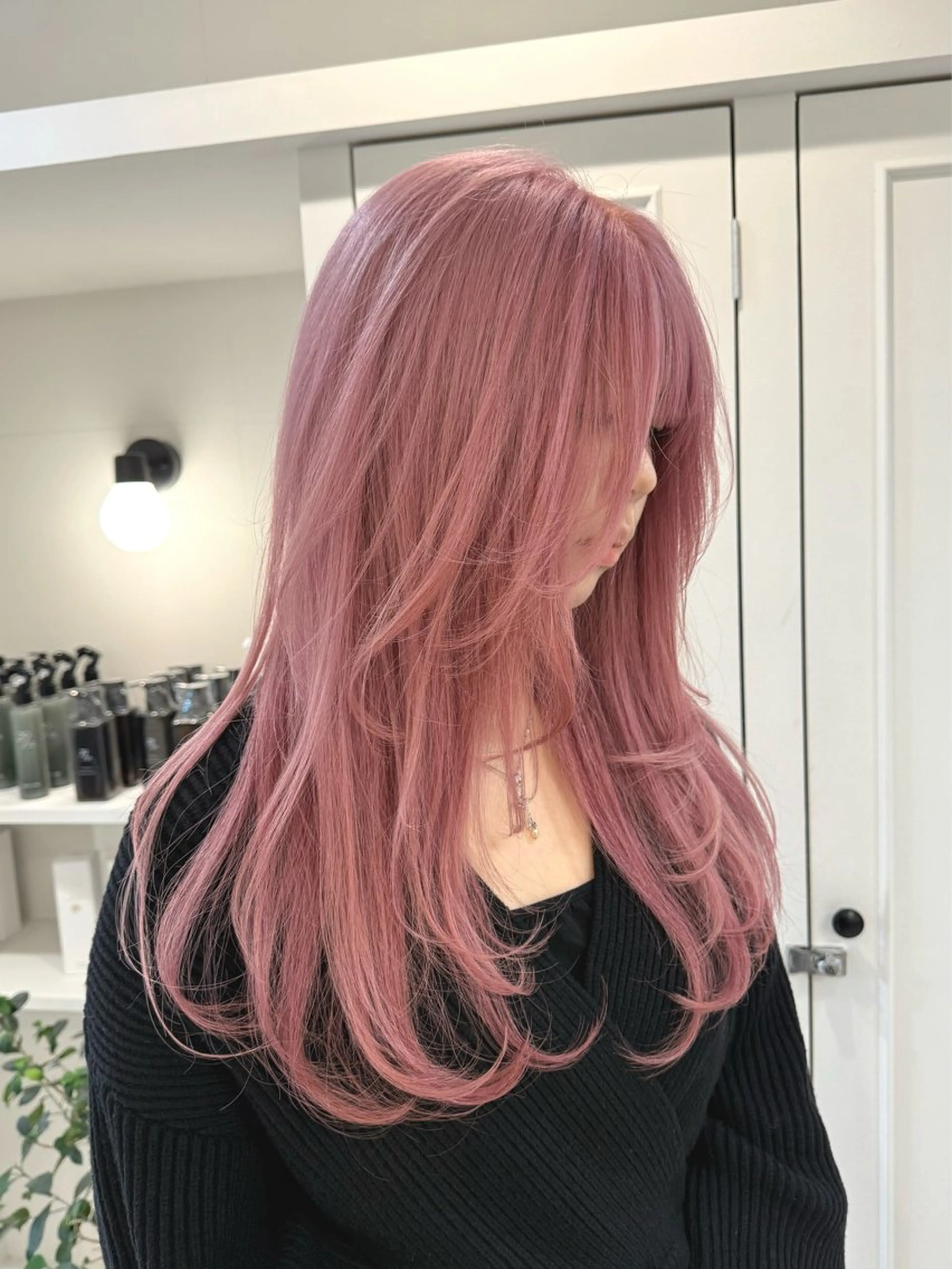 ロング カラー ヘアアレンジ ブリーチ ケアブリーチ ラベンダーカラー ピンクカラー ピンクラベンダー カット ヘアカラー SALOWIN京都河原町Suite店所属・外国人風レイヤー/ ハイトーンSHUのヘアスタイル