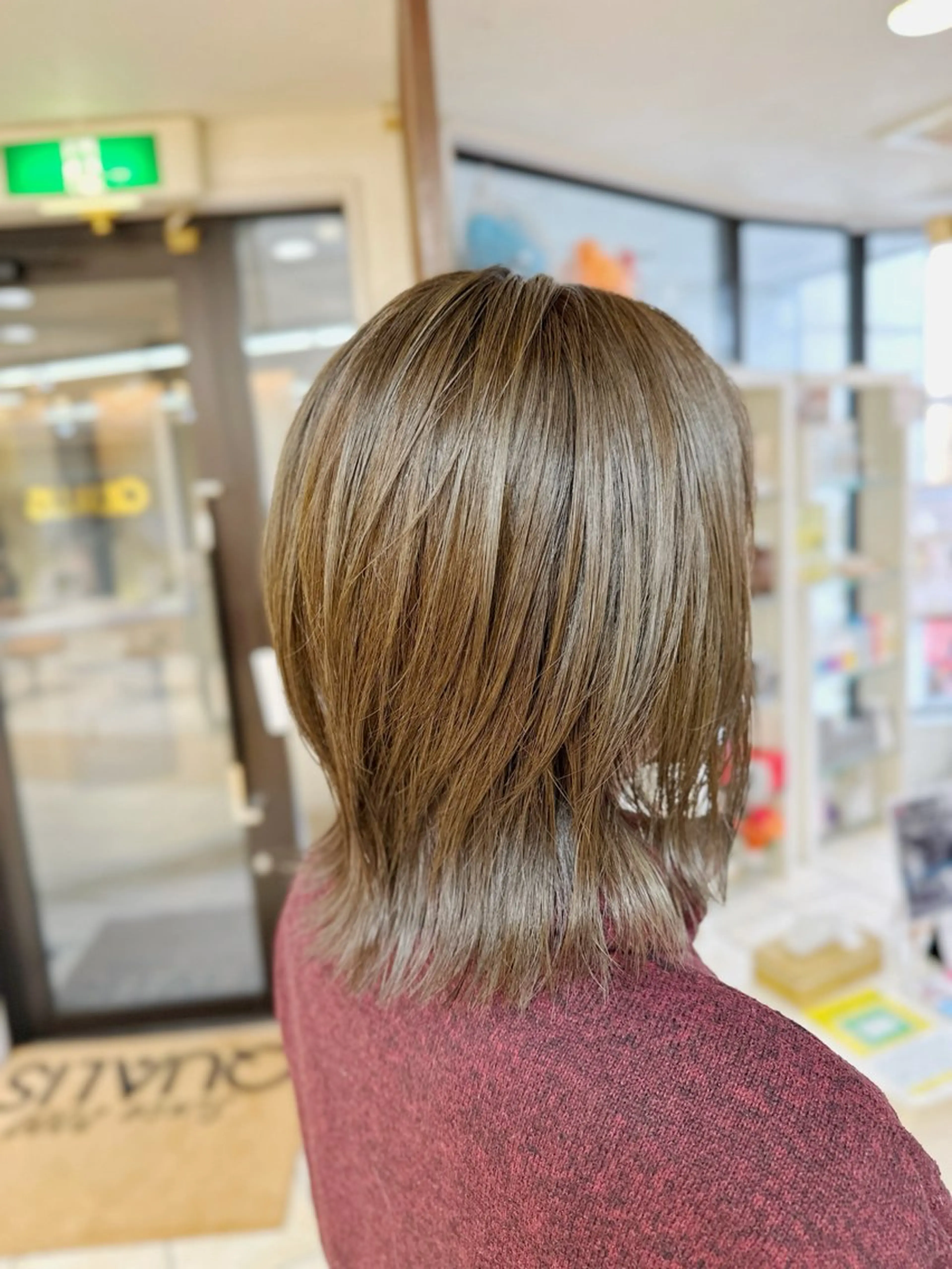 ミディアム カット ヘアカラー 髪質改善/レイヤー/ 小顔/デザインのヘアスタイル