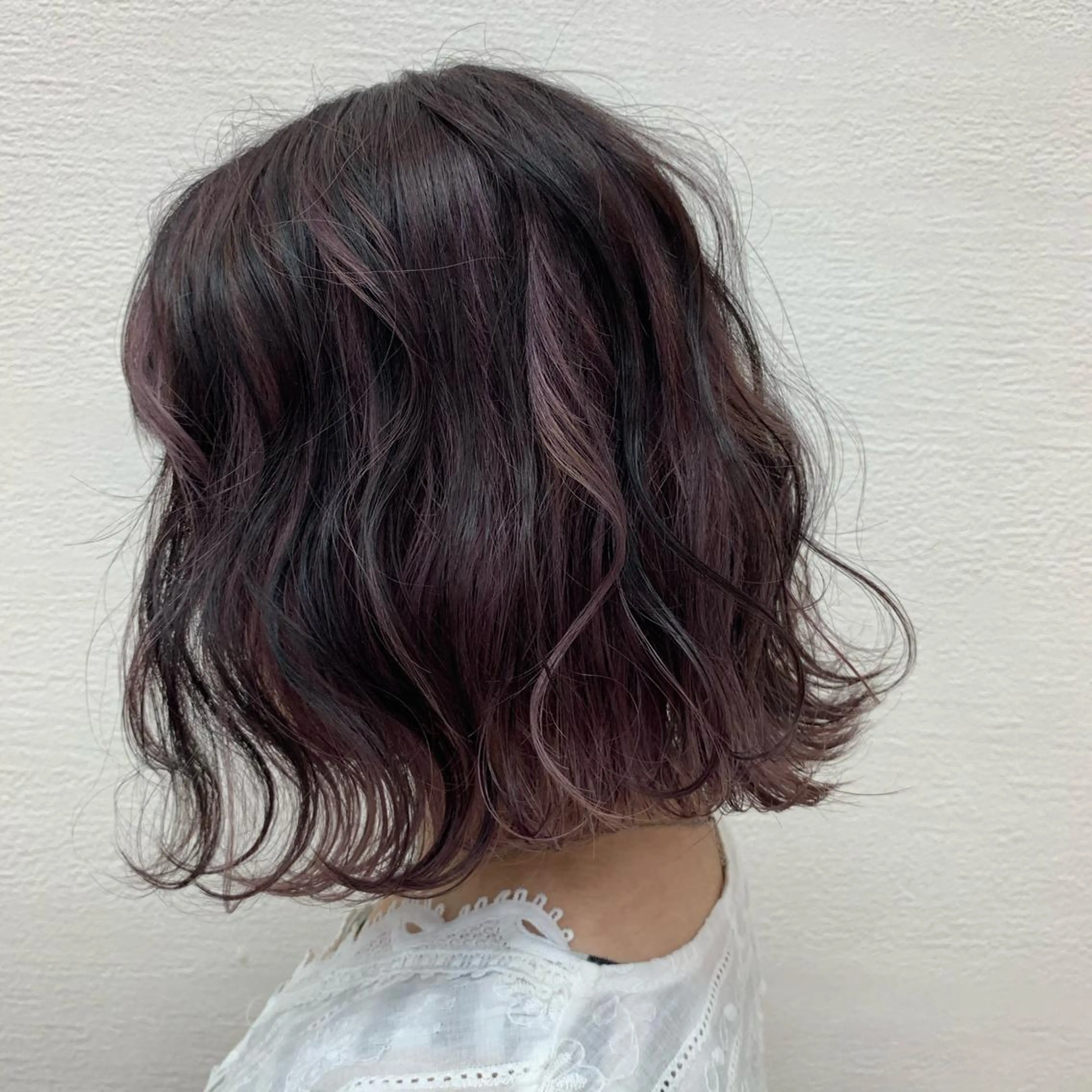 ミディアム カラー パープルカラー ウスイ ハルカのヘアスタイル