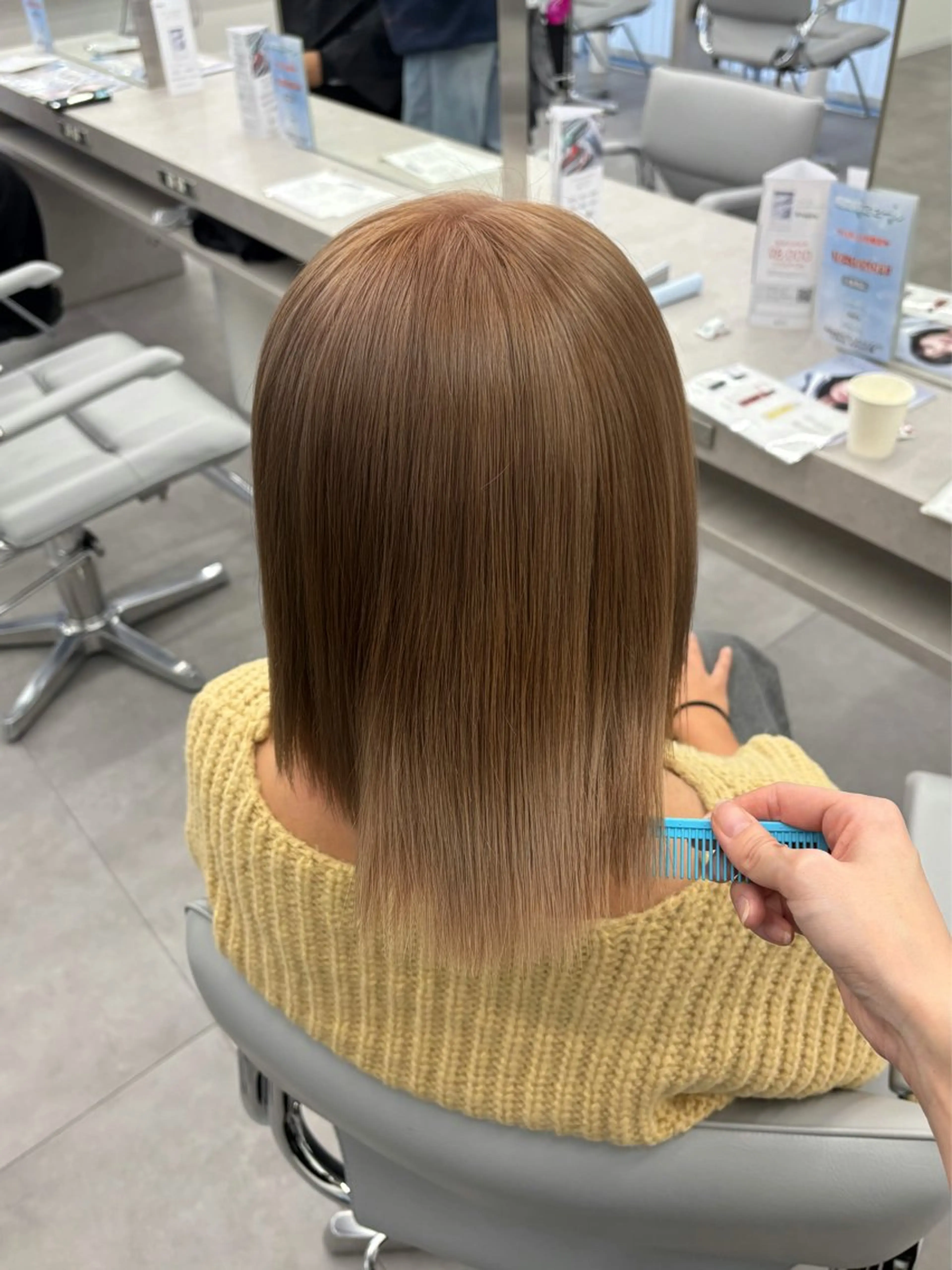 ミディアム カラー ベージュカラー ヘーゼル ヘアカラー トリートメント 🎀ハイトーン🎀 ケアブリーチmikuのヘアスタイル