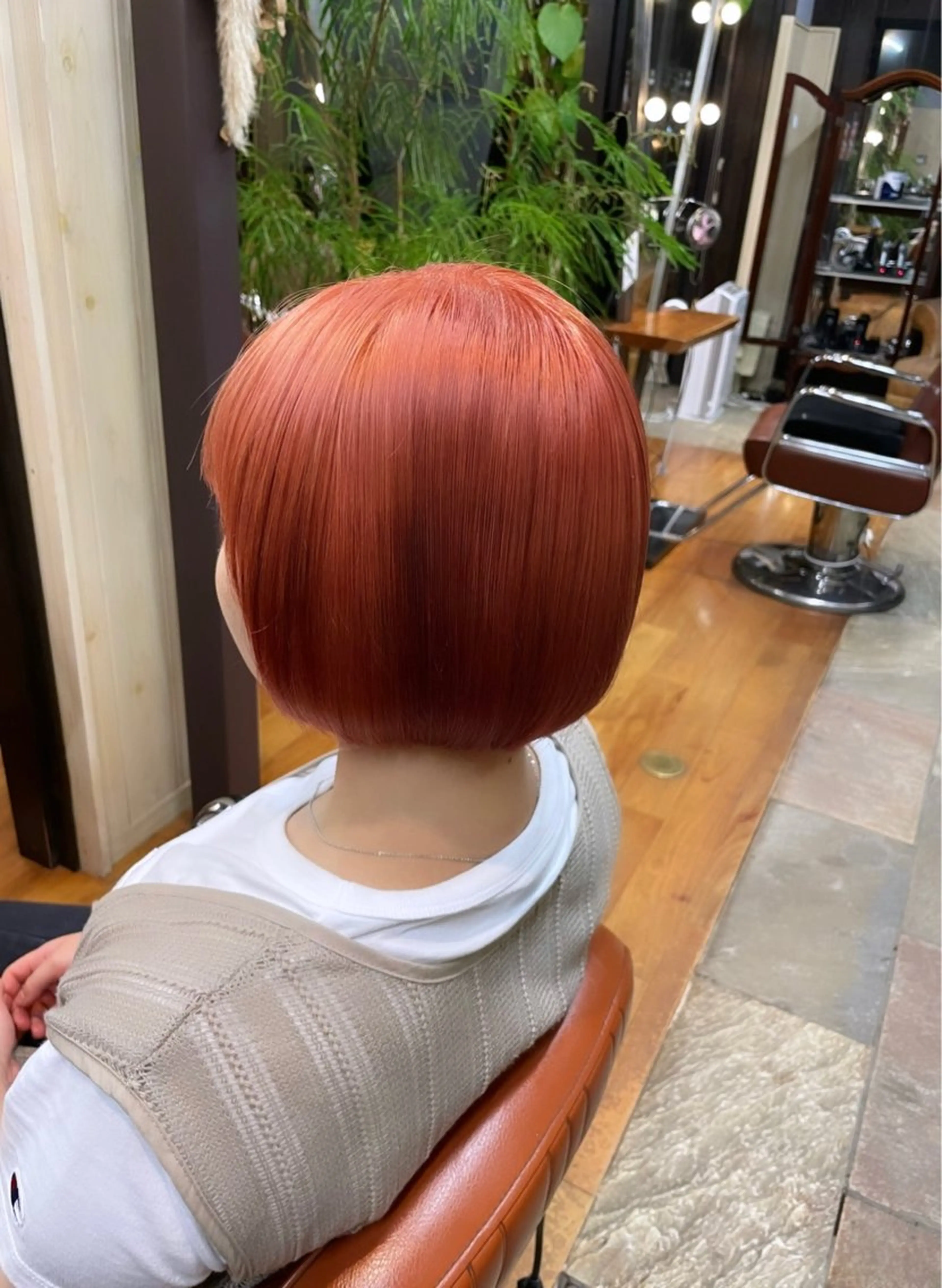 ショート カラー ブリーチ レッドカラー ayaka |トレンドヘアのヘアスタイル