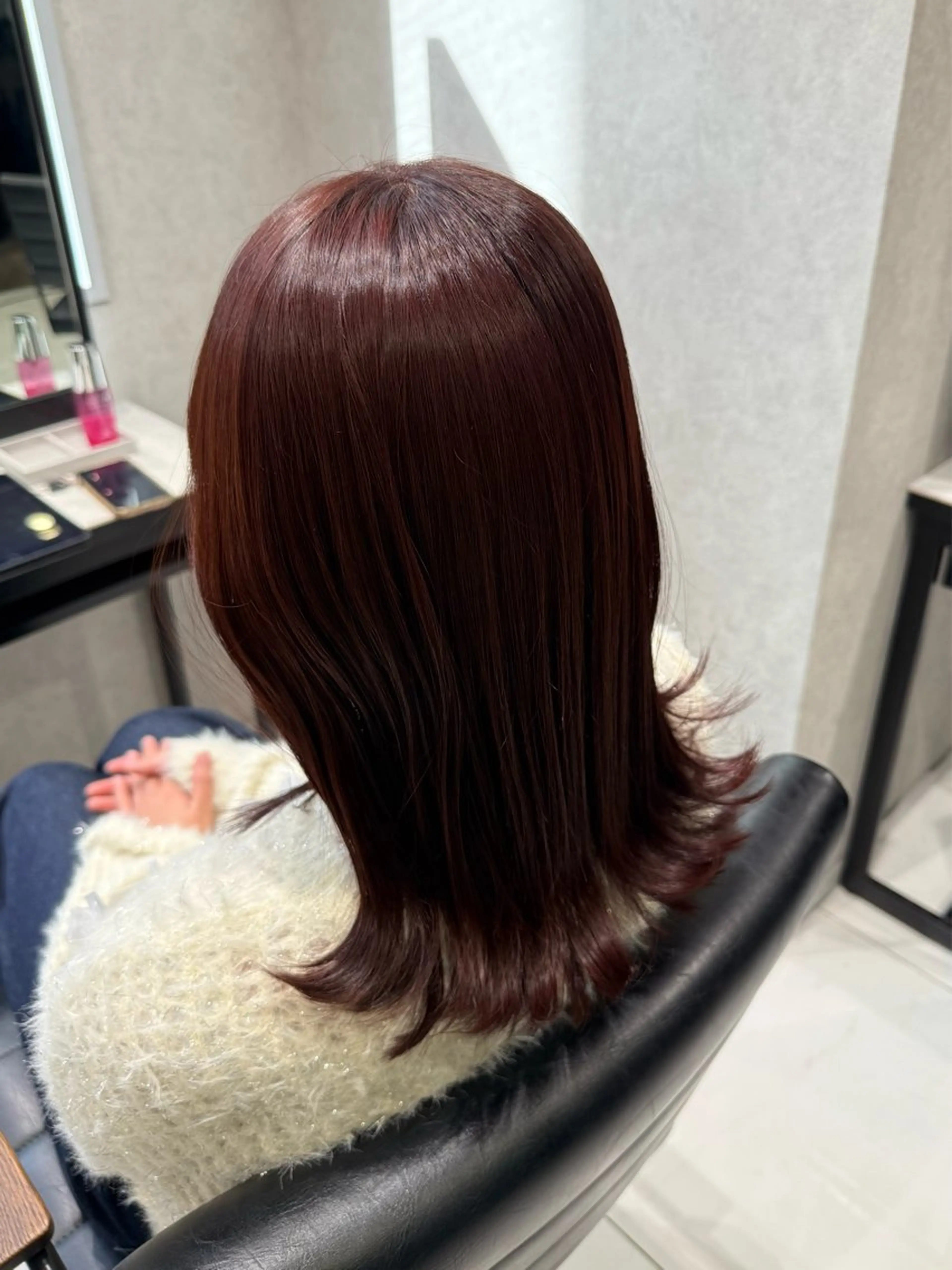 ミディアム ヘアカラー トリートメント 艶ブラウン/赤み消し /盛れる顔周りのヘアスタイル