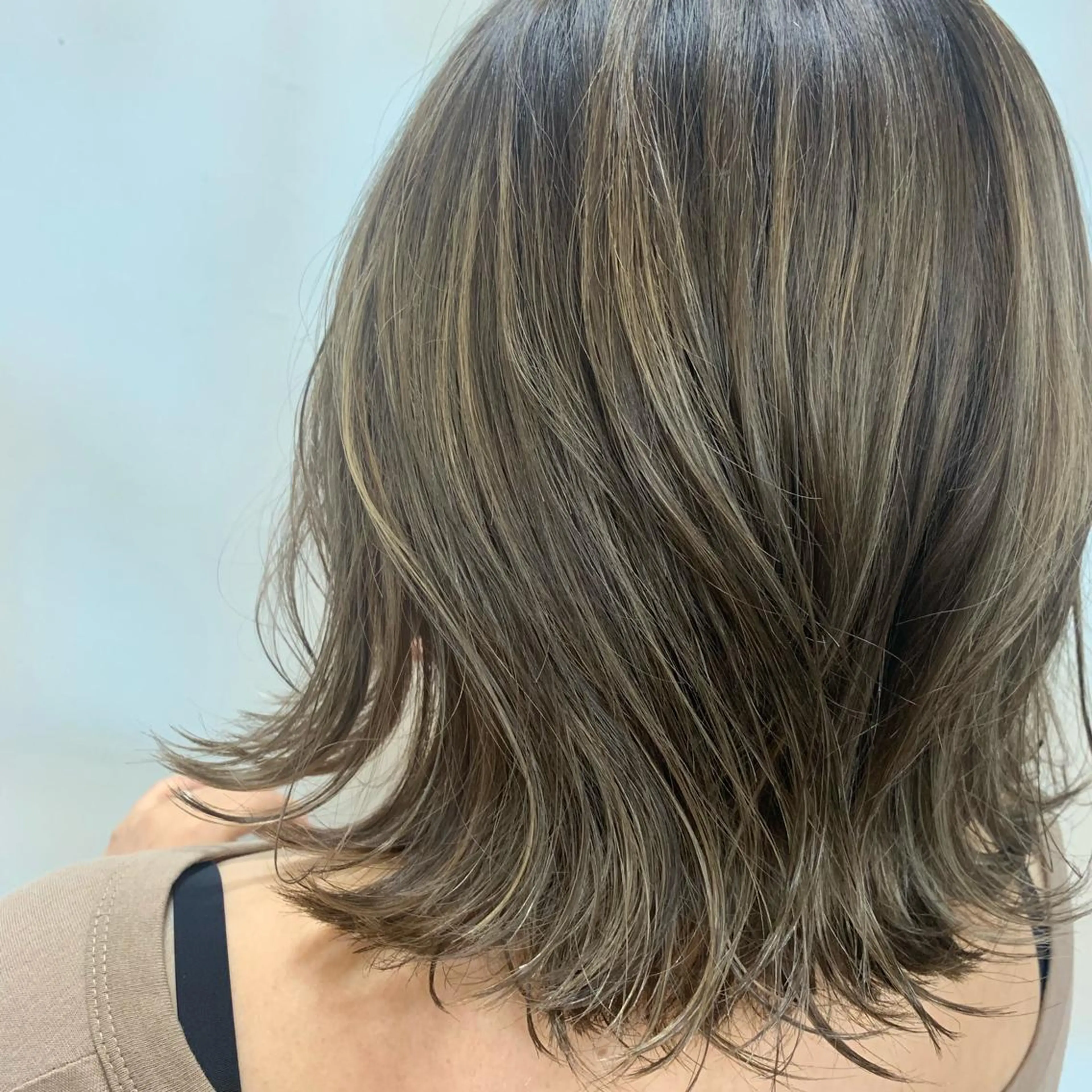 ミディアム カラー ハイライトカラー ハイライト 外ハネヘア LOPEZ LAB所属・🦁LOPEZLAB /RUNA🌙のヘアスタイル