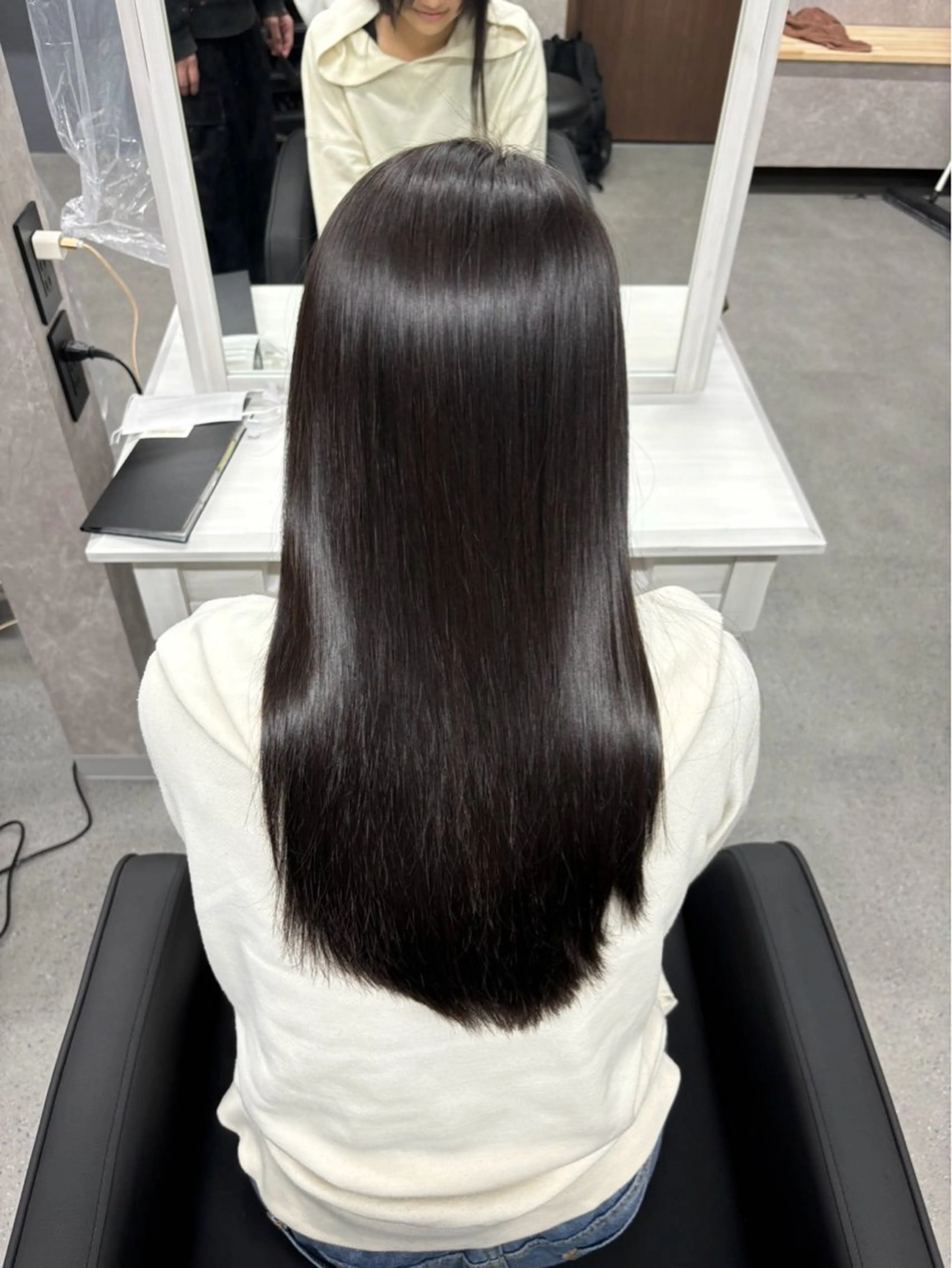 【湿気対策に】ツヤ感縮毛矯正の写真