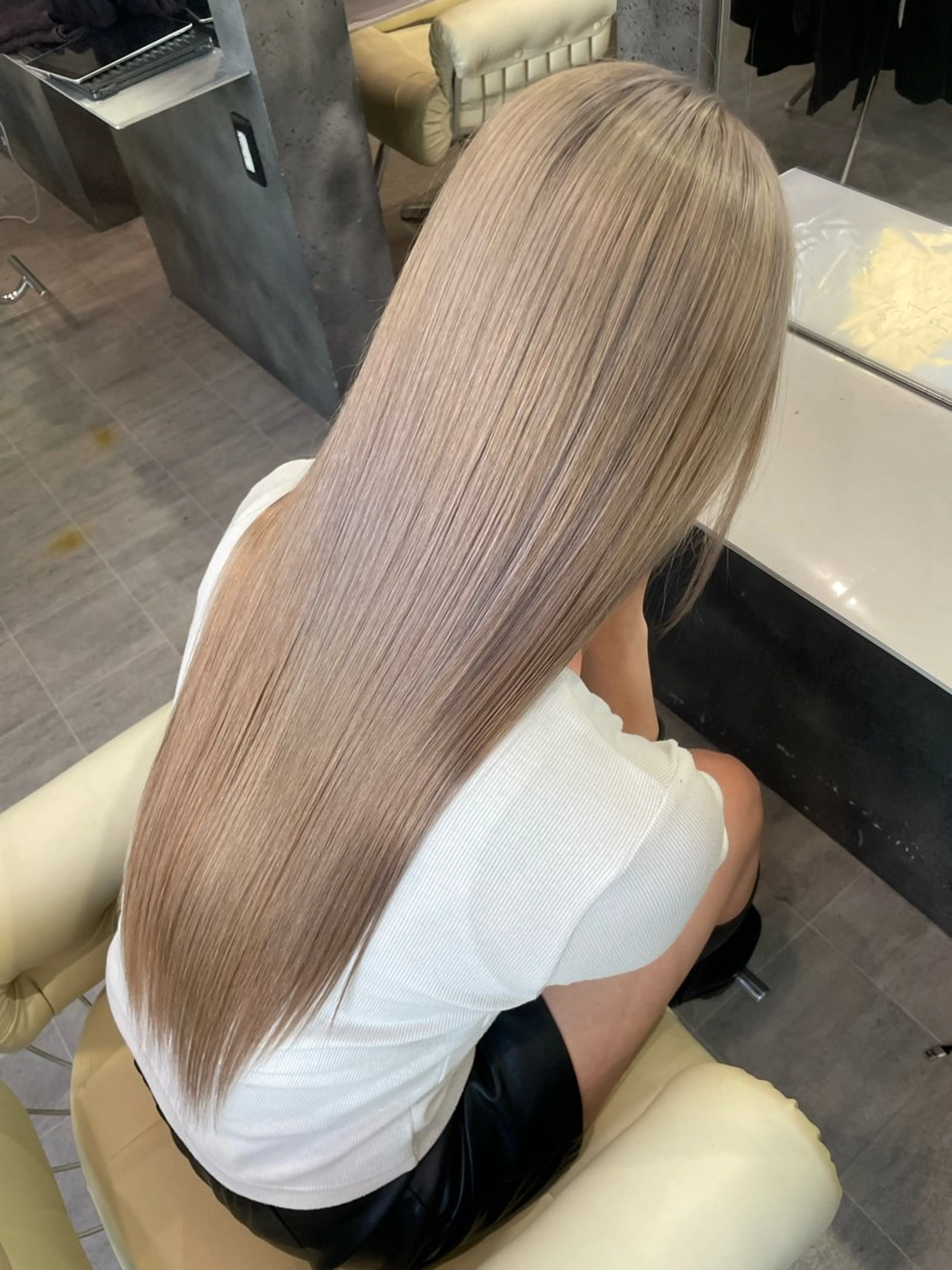 ブリーチし放題メニュー🉐大人気メニューWカラー🌈の写真