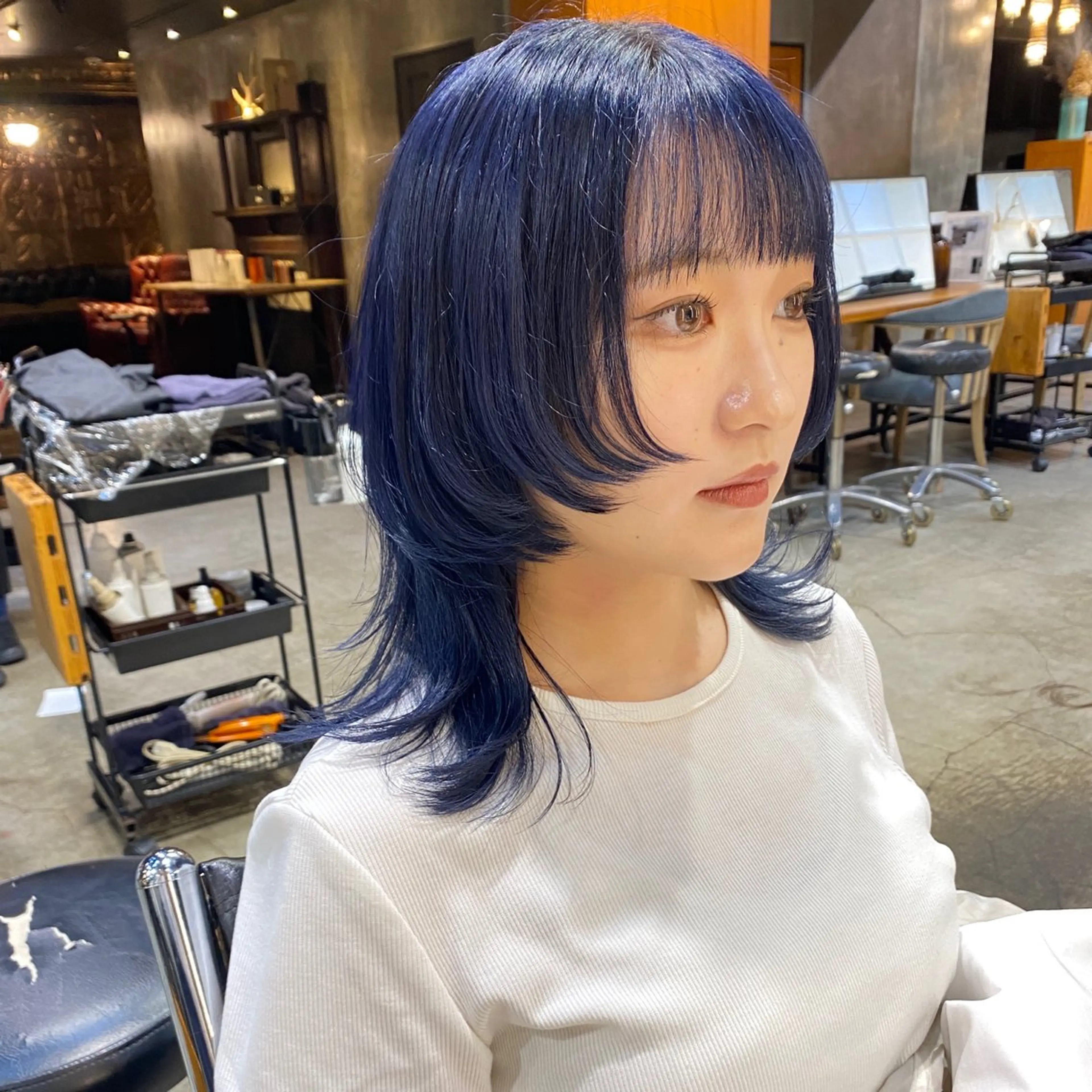 ミディアム カラー ブリーチ ネイビーカラー ウルフカット カット トリートメント ニュアンスデザイン/ SHOUTOのヘアスタイル