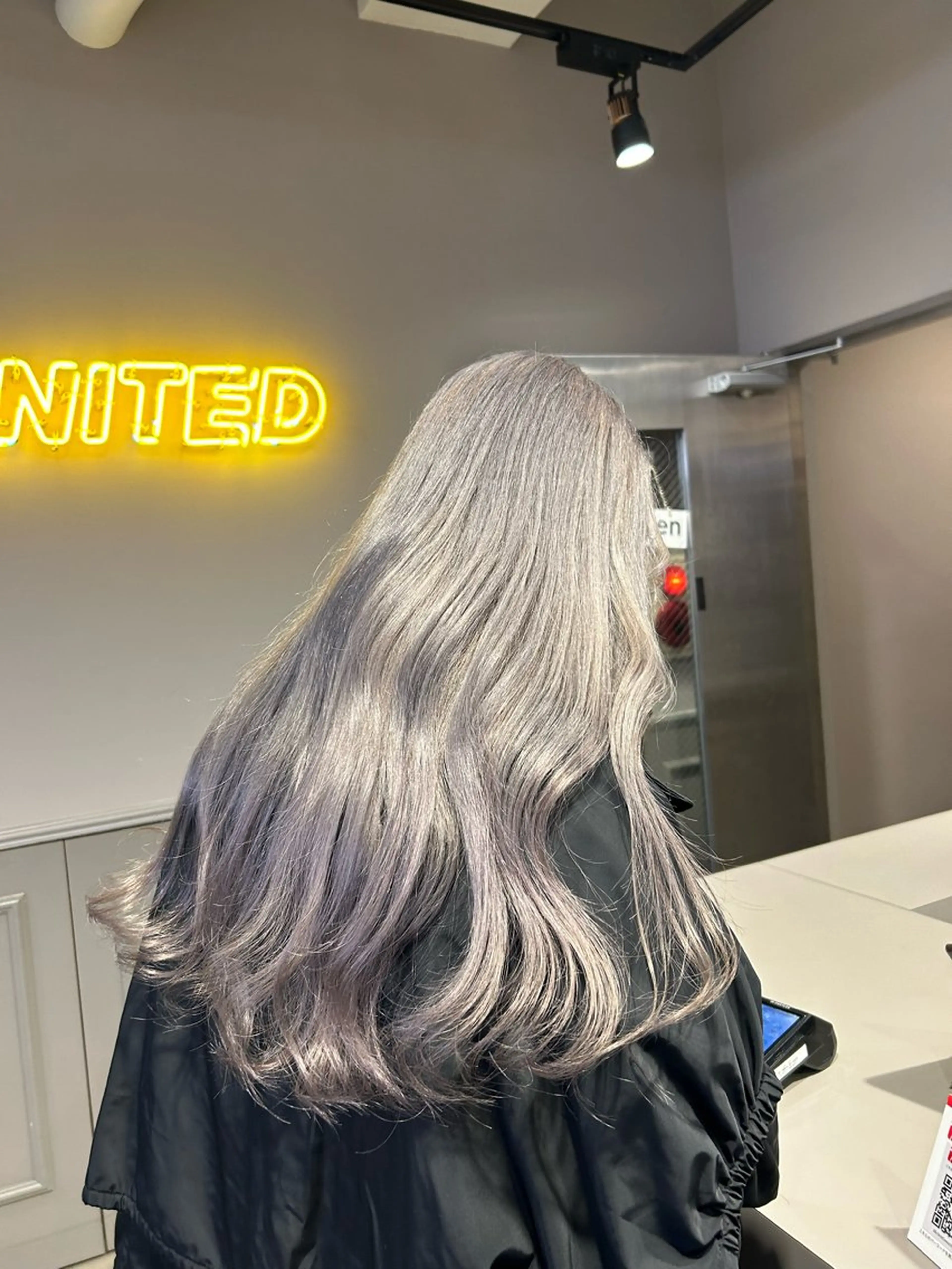 ロング カラー ヘアカラー ヘアセット 韓国/トレンド レイヤー【101】のヘアスタイル