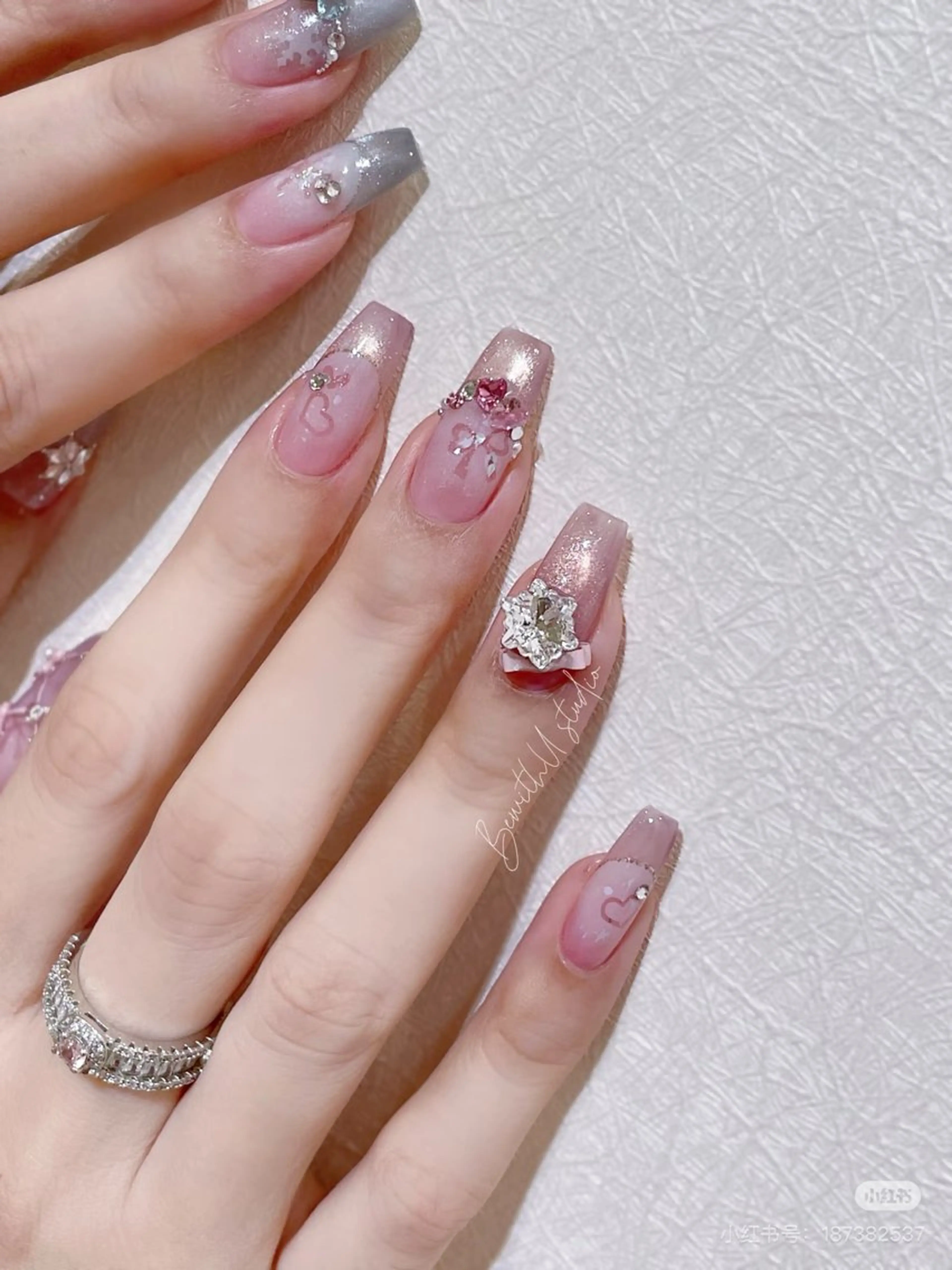 ネイル 美人計ネイルサロン所属・中山 美月のネイルデザイン