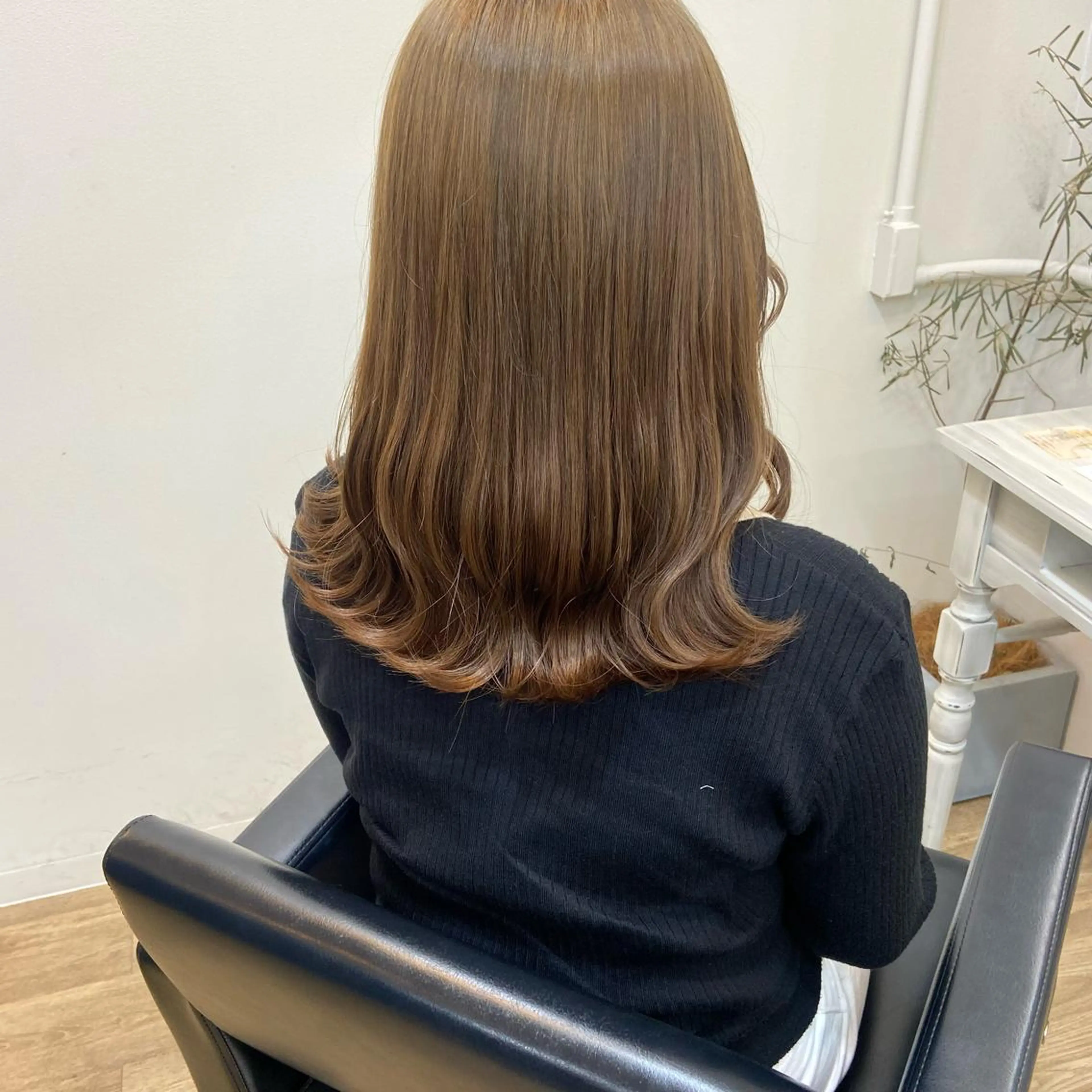 ミディアム カラー ベージュカラー ブリーチ ケアブリーチ 透明感カラー ダブルカラー mai 🎀 / 梅田美容室のヘアスタイル