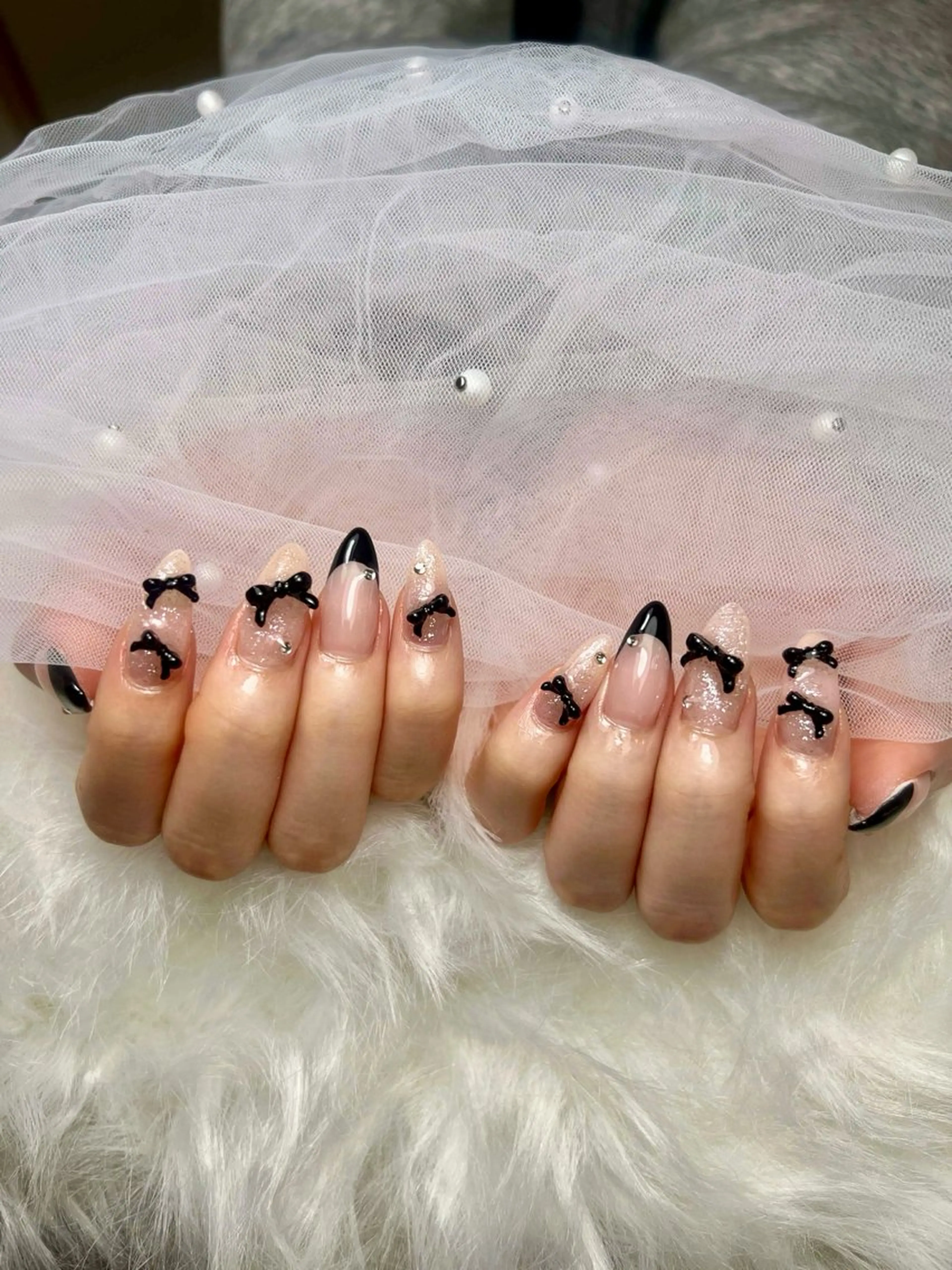 ネイル アートネイル オーロラネイル チークネイル 長さ出し フットネイル ハンドネイル ハンドケア Mio_ Noiranailのネイルデザイン