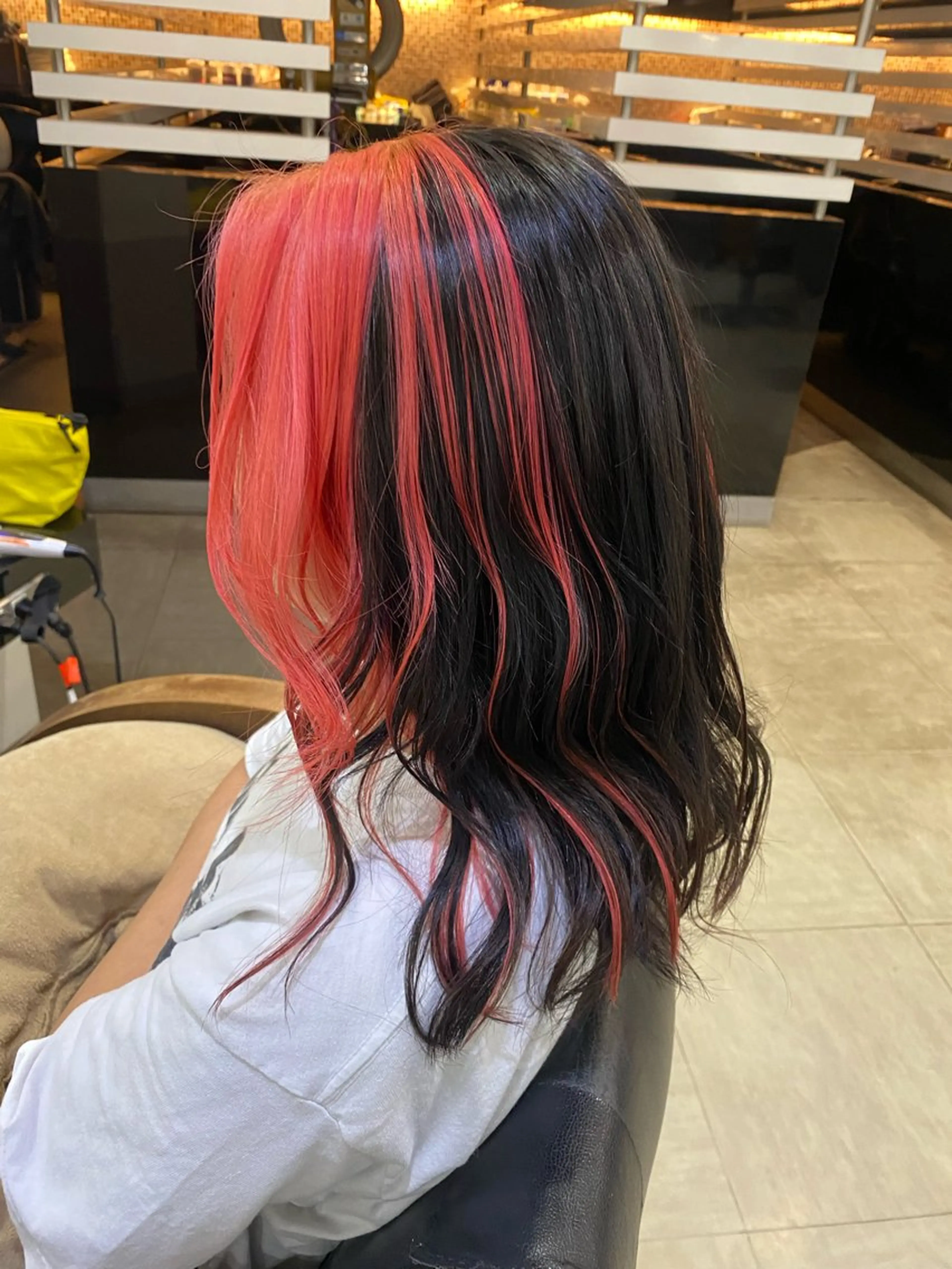 セミロング カラー ヘアアレンジ ブリーチ DISCOHAIRsanc（ルジャルダン町田）所属・烏山 達也のヘアスタイル