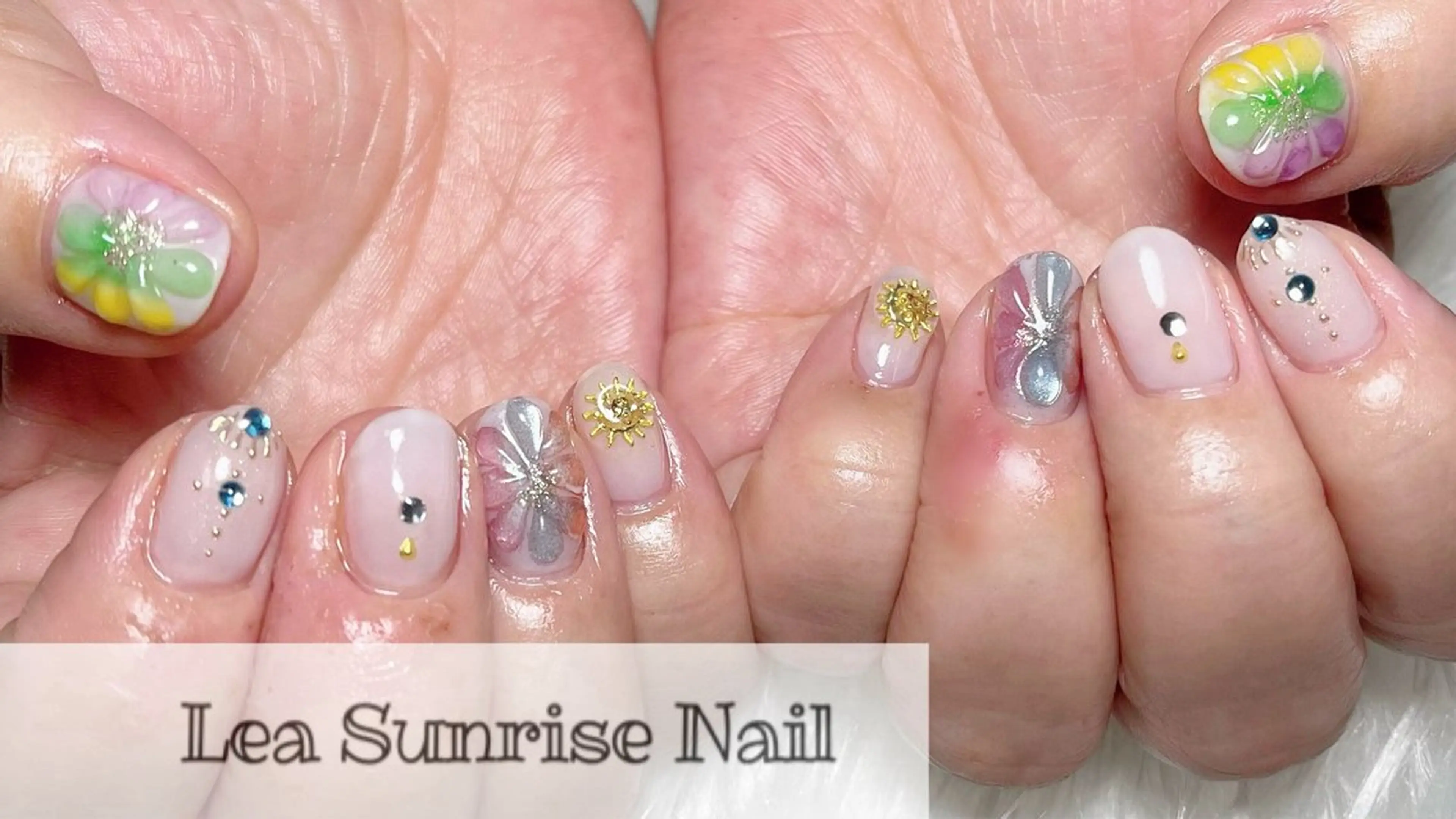 ネイル 持ち込み LeaSunrise Nailのネイルデザイン