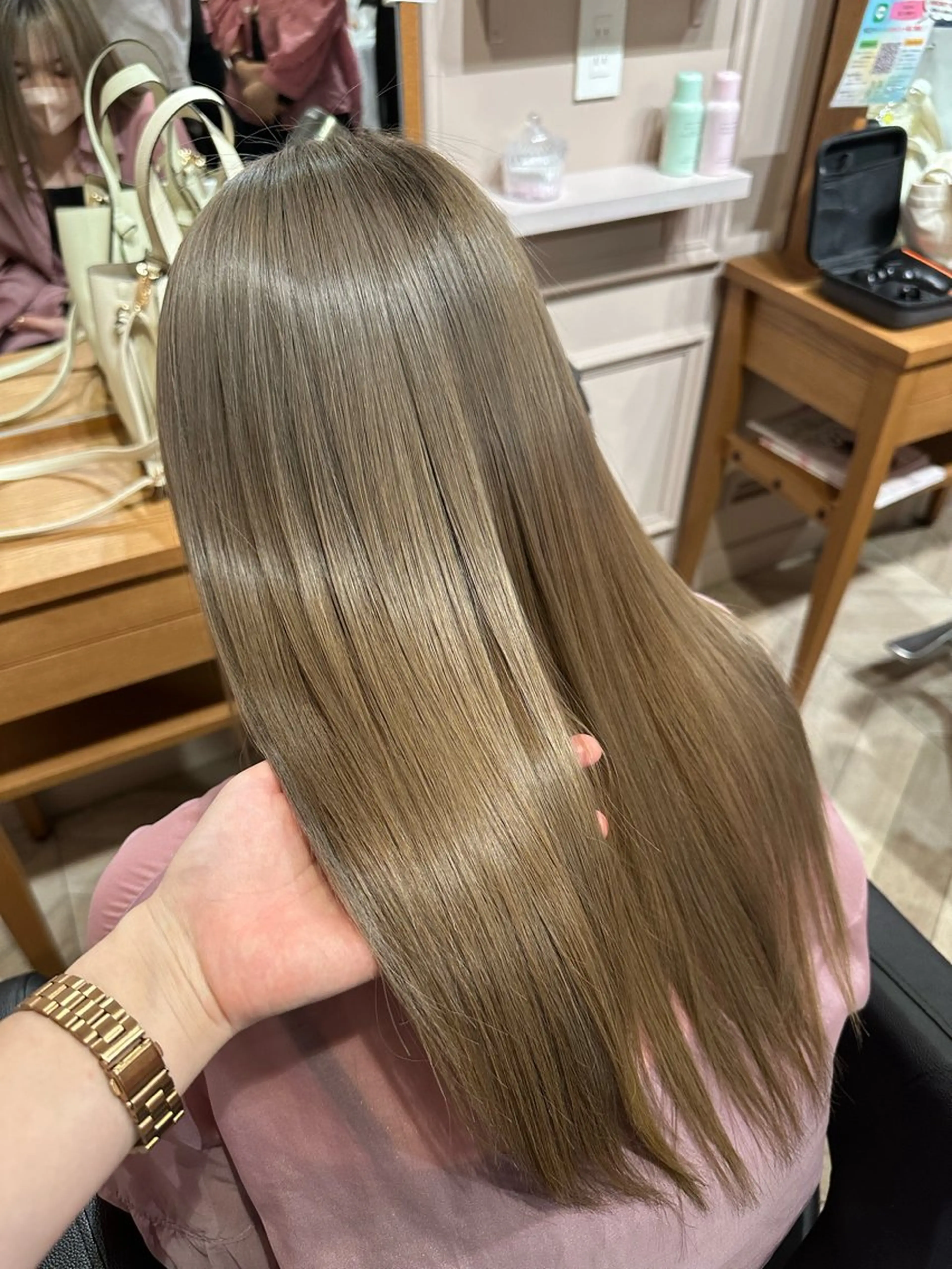 ロング 縮毛矯正 丸尾 沙弥香のヘアスタイル