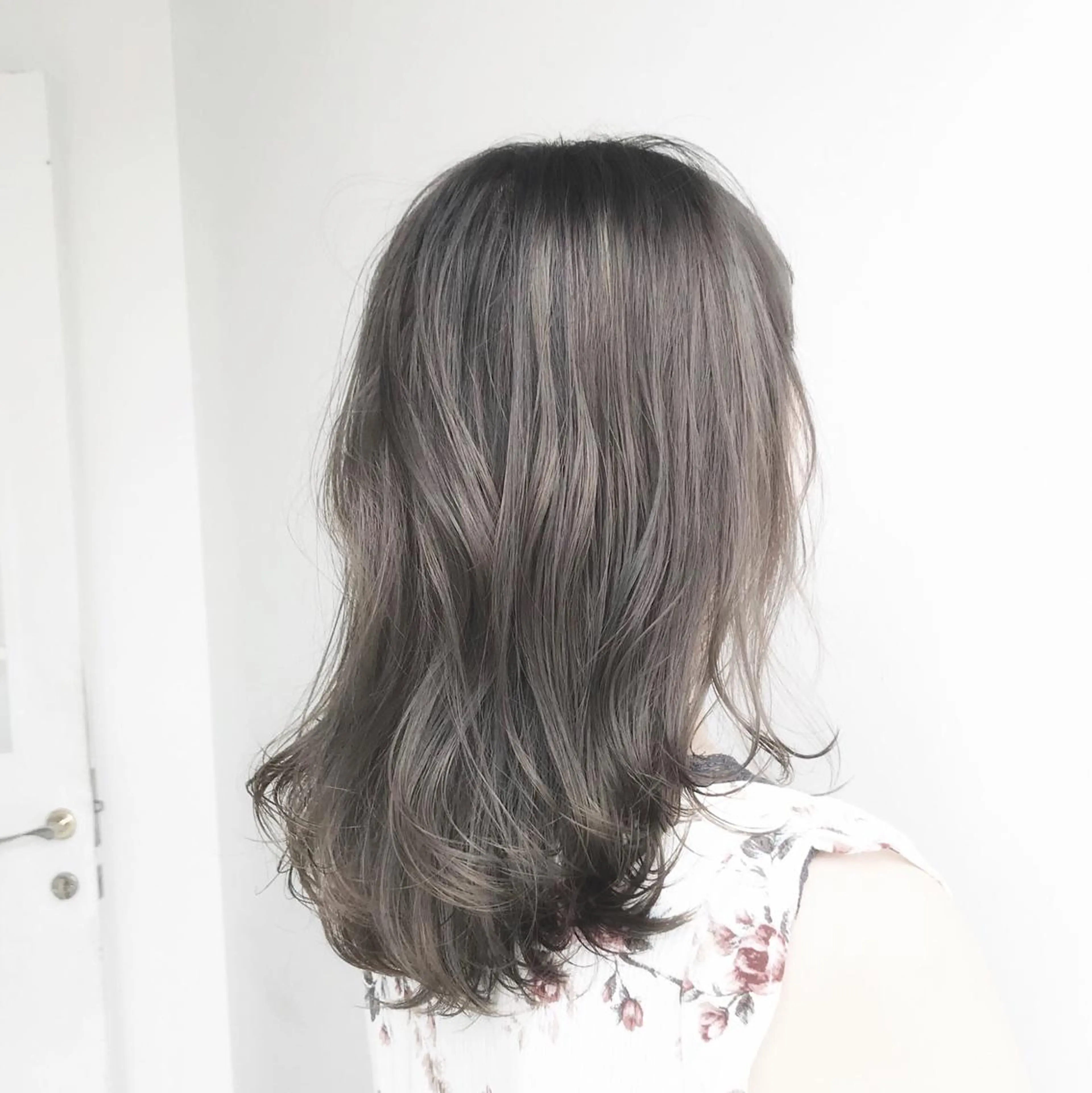 ミディアム カラー グレージュ 外国人風カラー カット ヘアカラー ボブ/ハイトーン 立川loose 下田のヘアスタイル