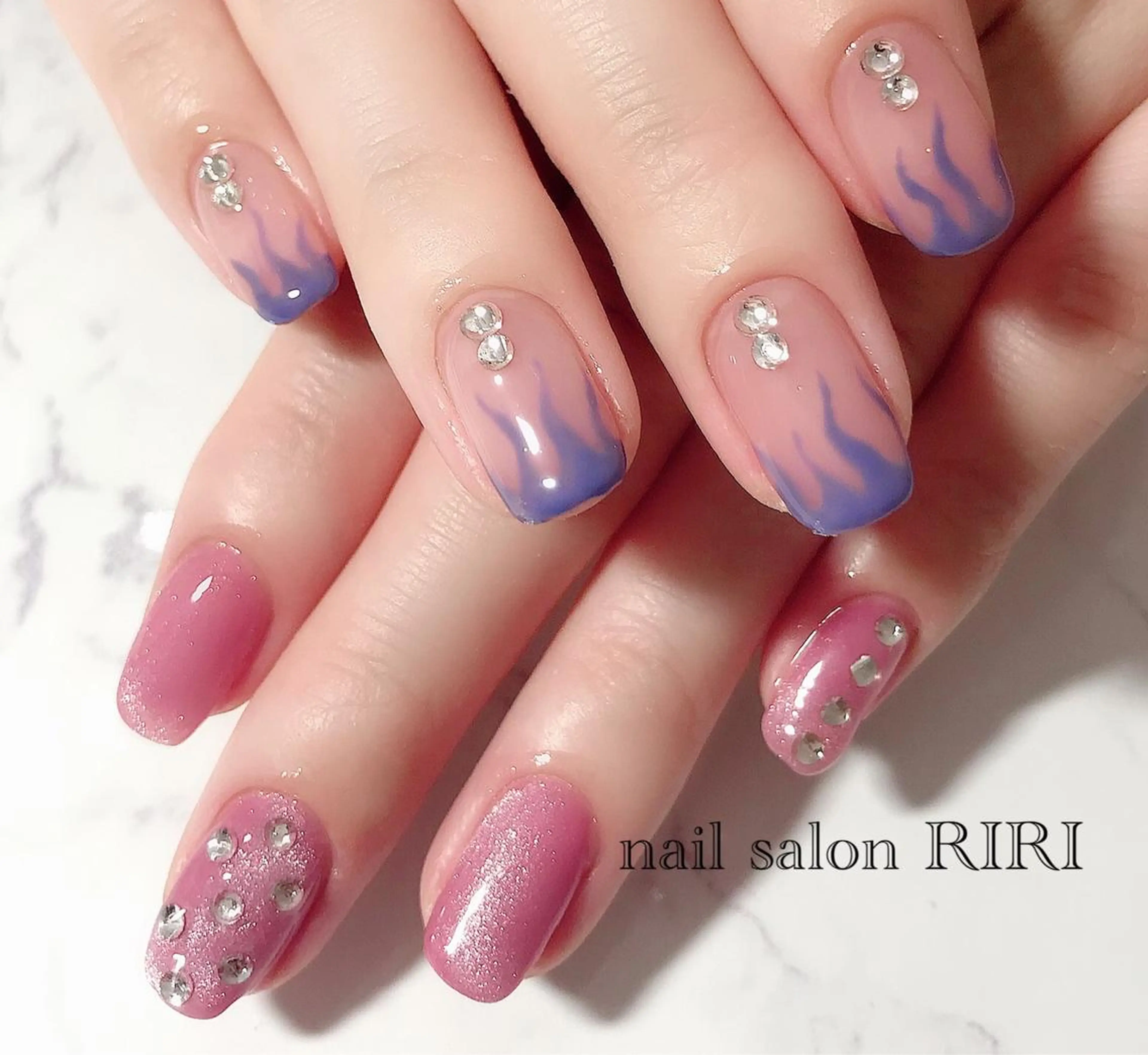 ネイル マグネットネイル private  nail  salon RIRI所属・RIRI リリのネイルデザイン