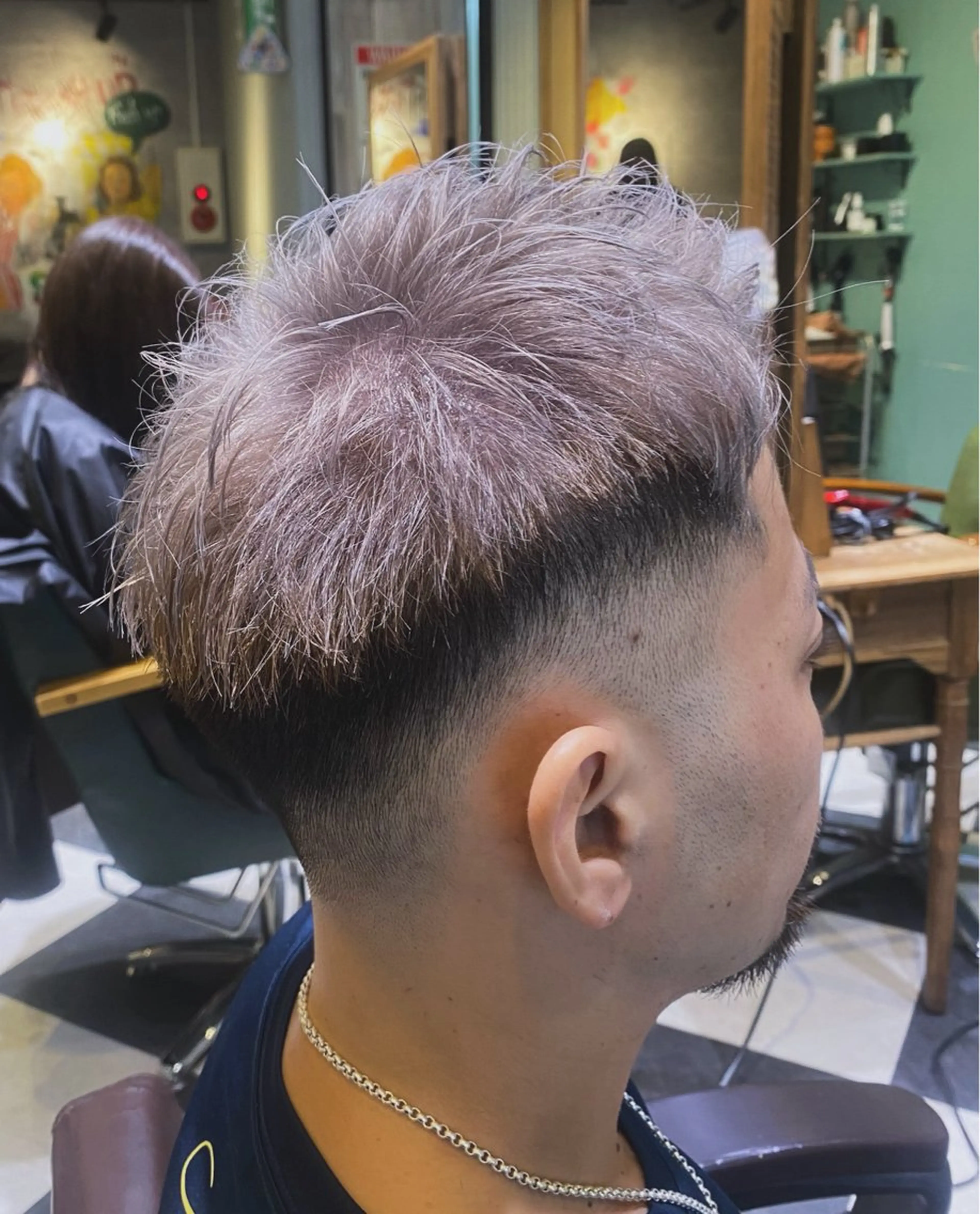 ショート カラー メンズ メンズブリーチ ブリーチ ダブルカラー シルバー ホワイトシルバー Stastny by Lumi 日ノ出町店【スチャスティニーバイルミ】所属・縮毛矯正/カラー/ 似合わせ/JUNのヘアスタイル