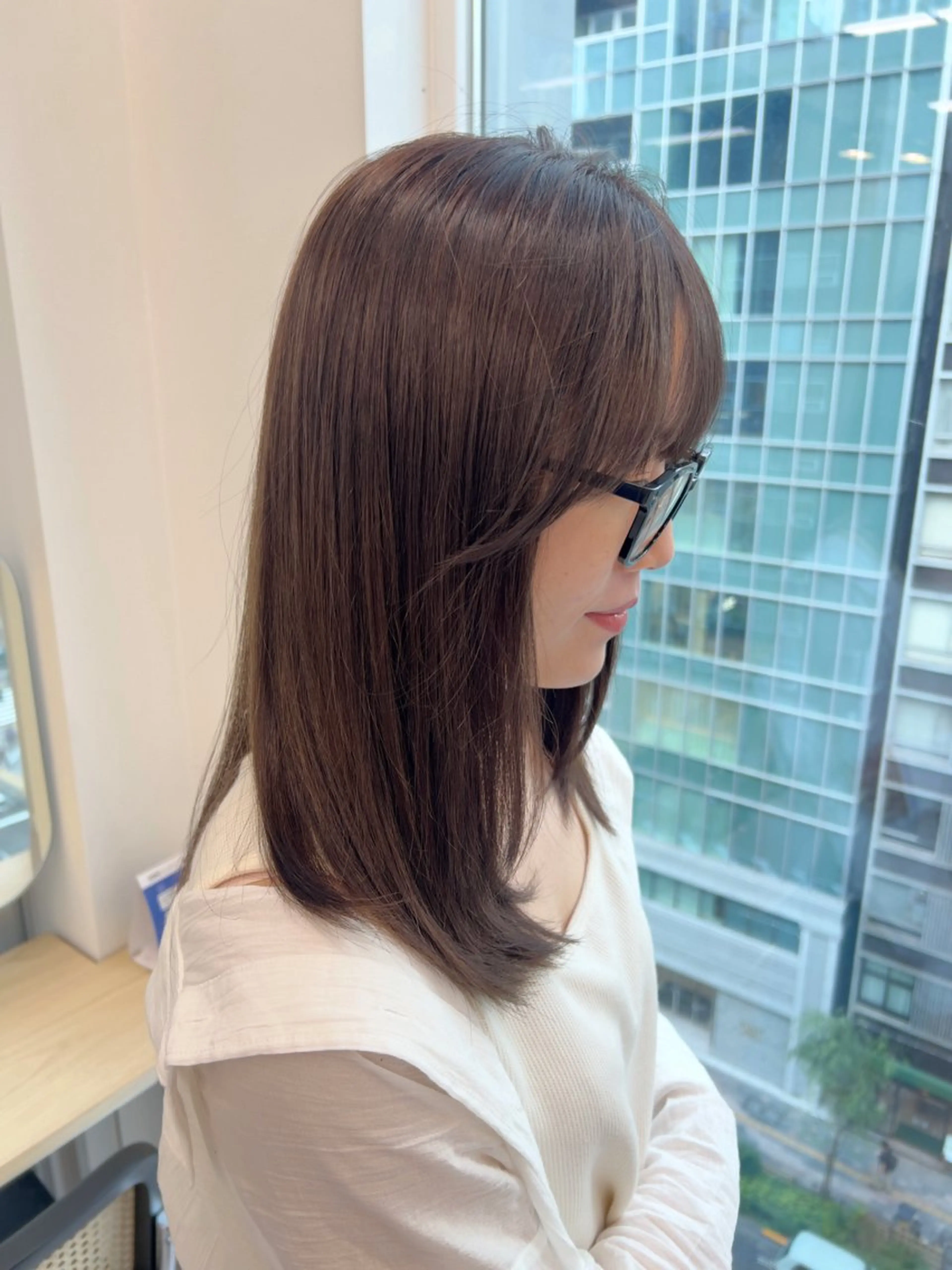 ミディアム カラー ブリーチ 透明感カラー ハイライトカラー ハイライト 髪質改善 カット ヘアカラー トリートメント 美髪矯正/髪質改善/ 艶髪🤍伊藤梨紗のヘアスタイル