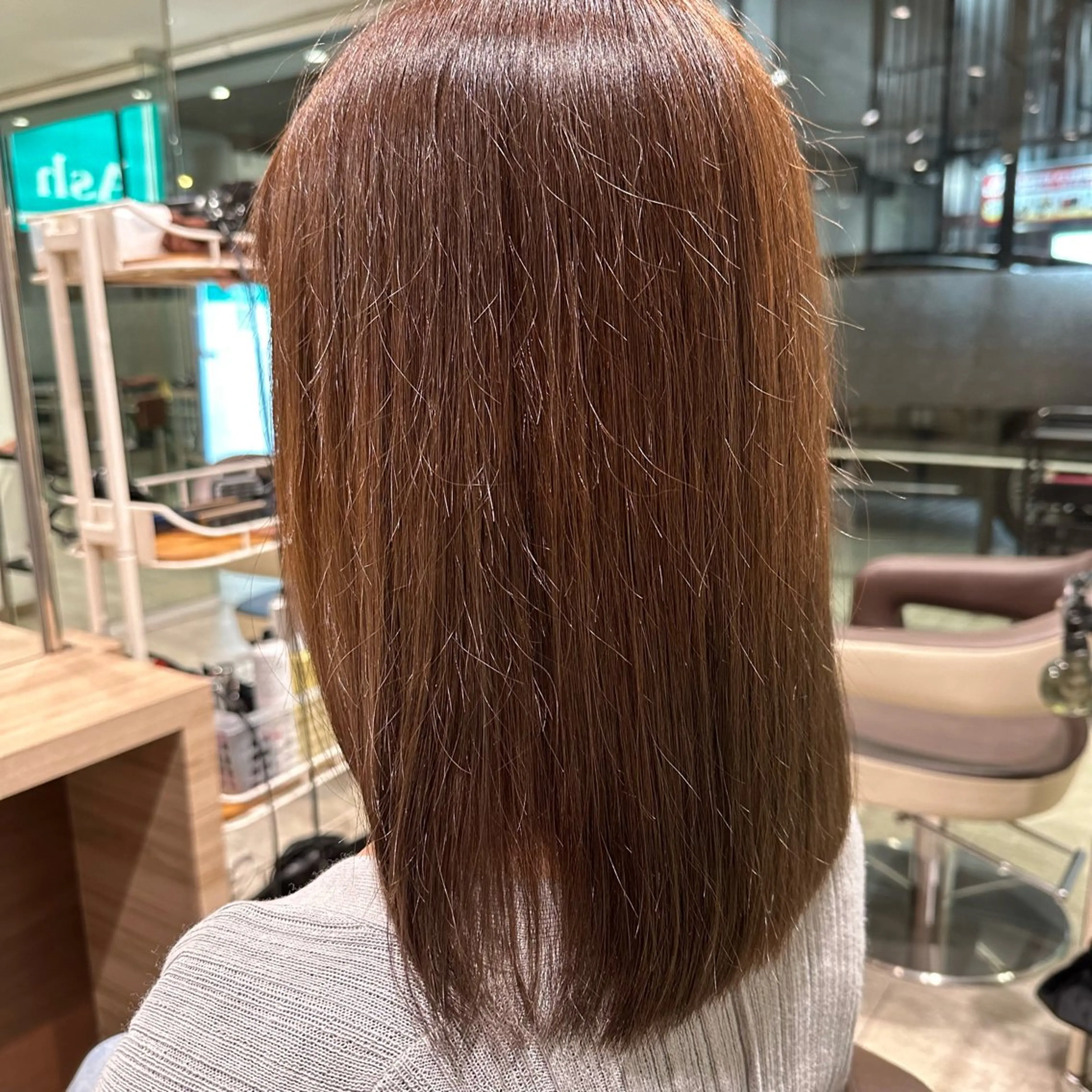 セミロング カラー Ash西船橋店 富谷 日菜乃のヘアスタイル